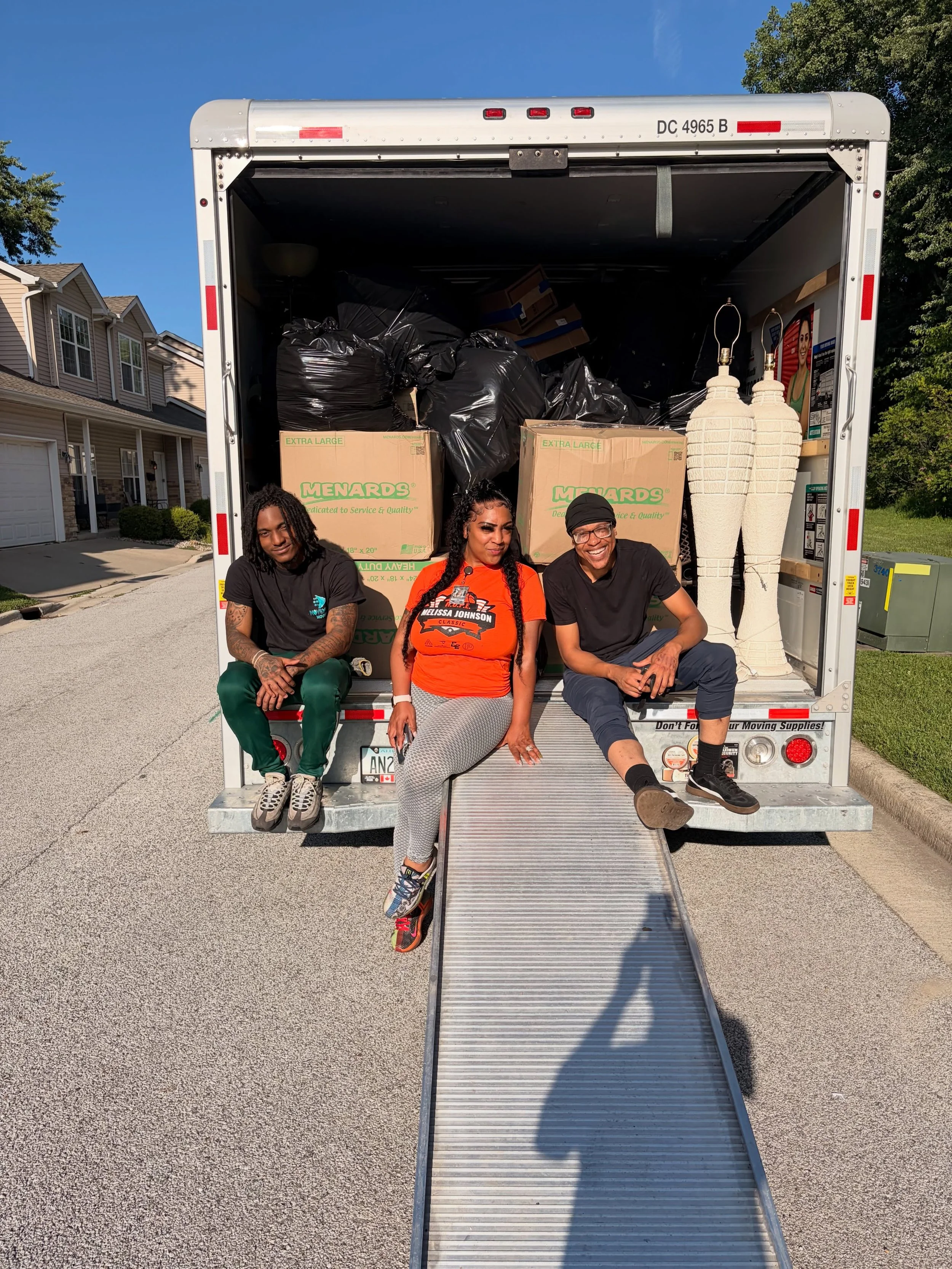 Smiles like this are why we do what we do. 😊📦
Another smooth move completed by MoveMint Moving!
#HappyClient #Movemintmoving #MovingDay #NorthwestIndiana