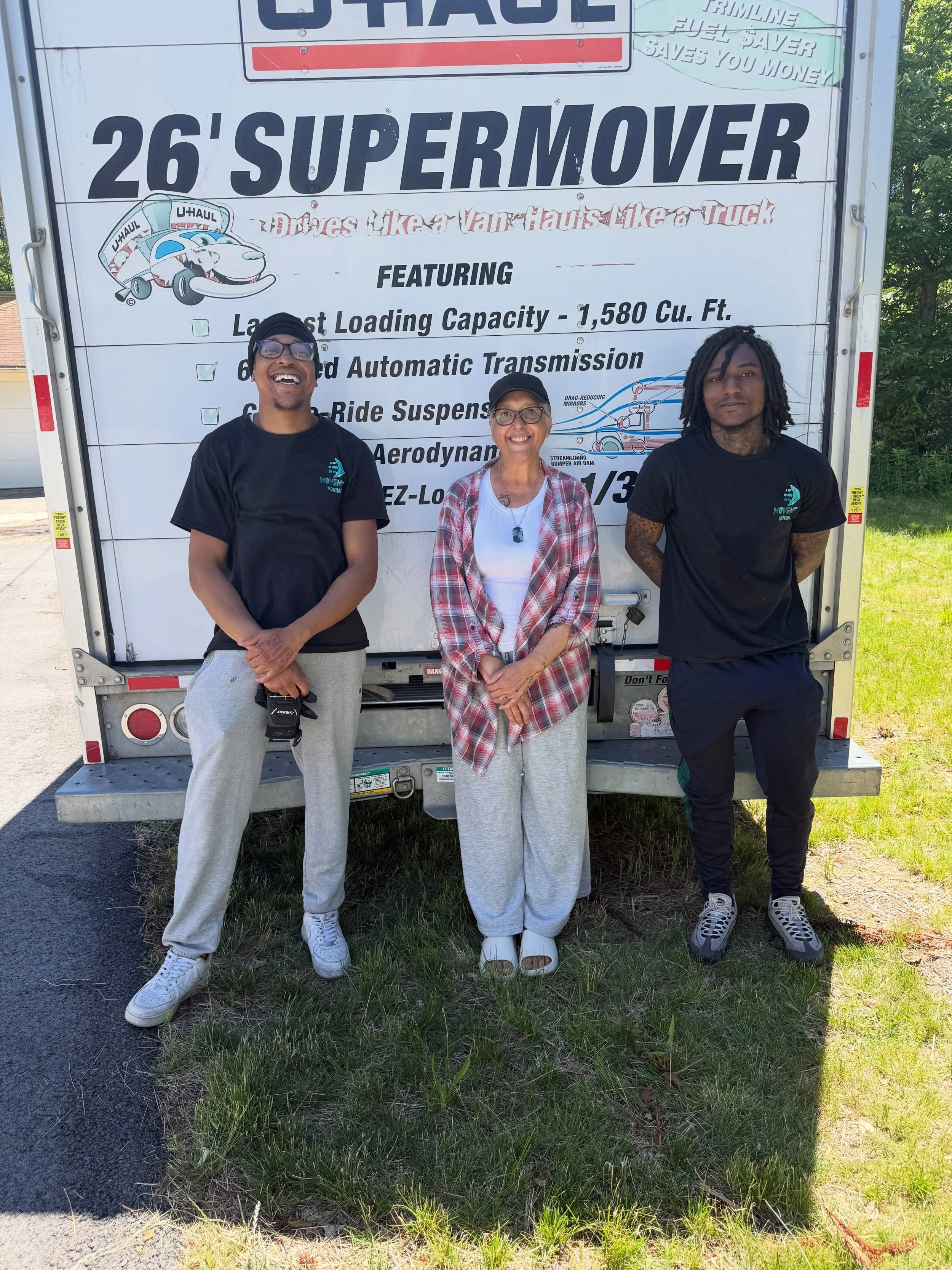 Client review: &ldquo;Prompt, polite, very professional and handles your things with care. Makes sure your needs are met and fulfilled!&rdquo;

#movemintmoving #mover #moving #move #movingnearme