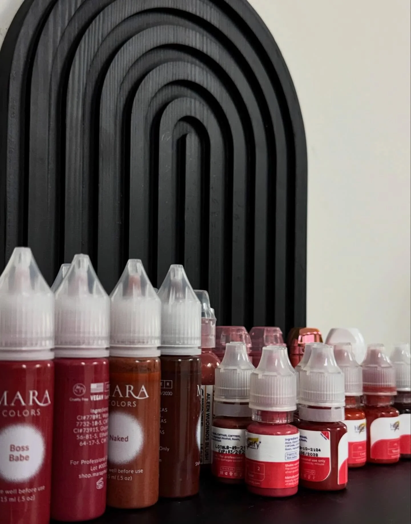 What to bring to your lip blush appointment ⬇️

Bring all your favorite lip products! Liner, gloss or lipstick. We can mix and match to find a custom color just for you. 🎨🧑🏻&zwj;🎨💄

Book via link in bio!
📍Based in Sterling, VA

#lipblush #lipco