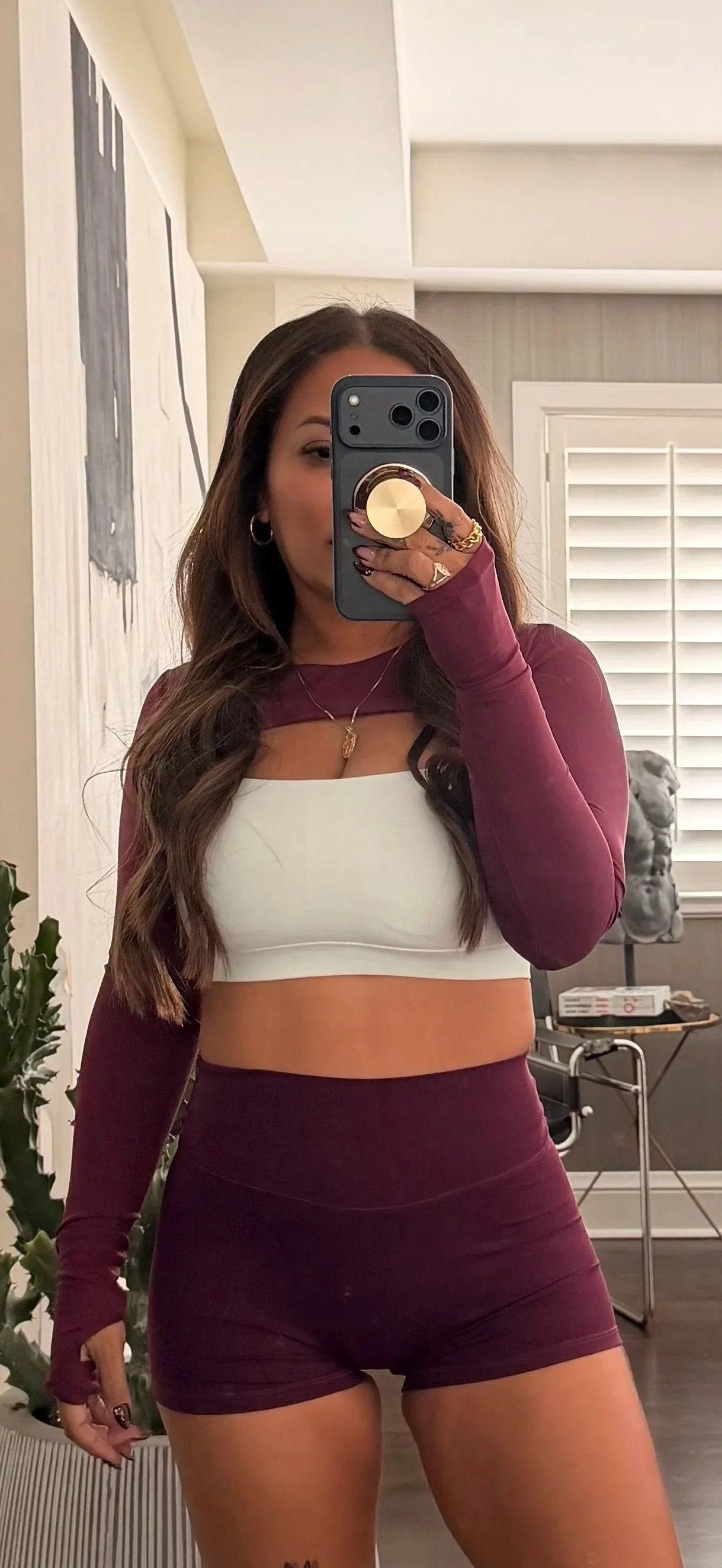 This long sleeved crop top is everything!!! 