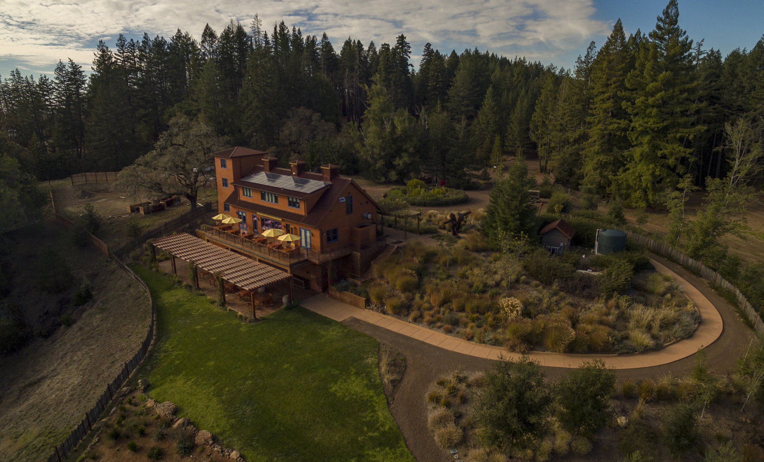 cs1114_Fort_Ross_Vineyards_1.jpg
