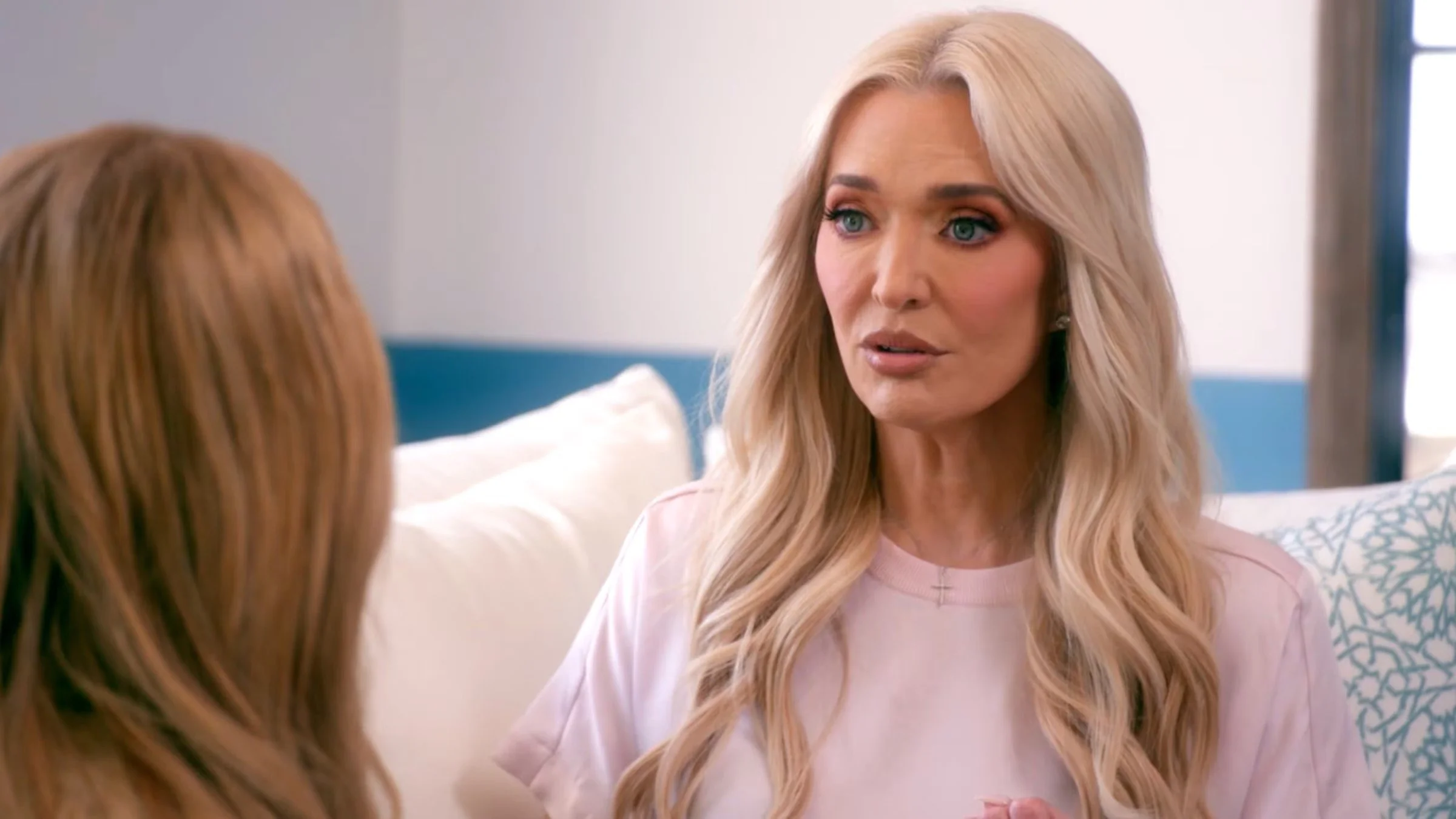 S15E07 Headlines and Heartbreak