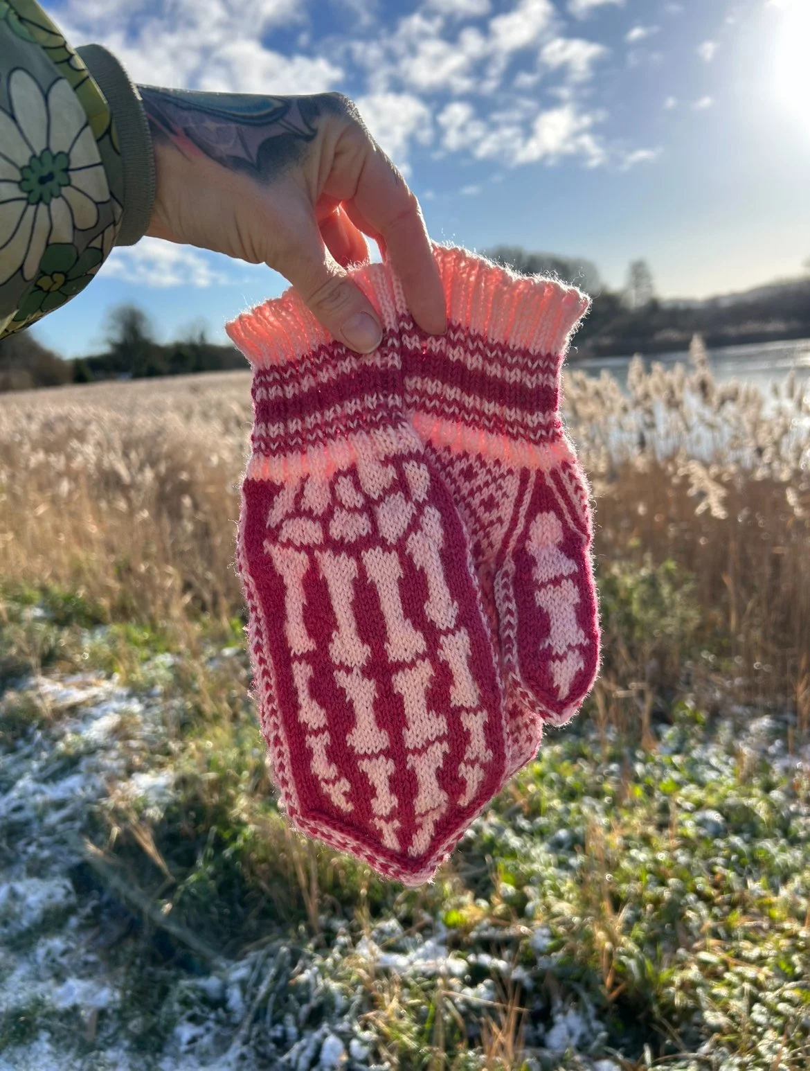Skeleton Mittens Knitting Pattern
