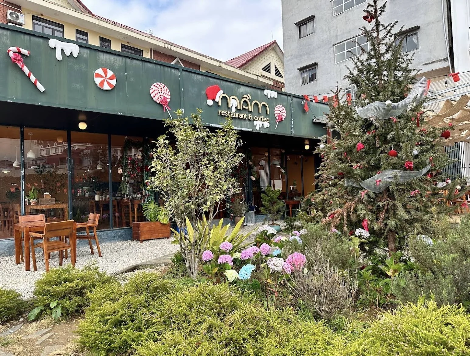 Mam restaurant and coffee Sapa