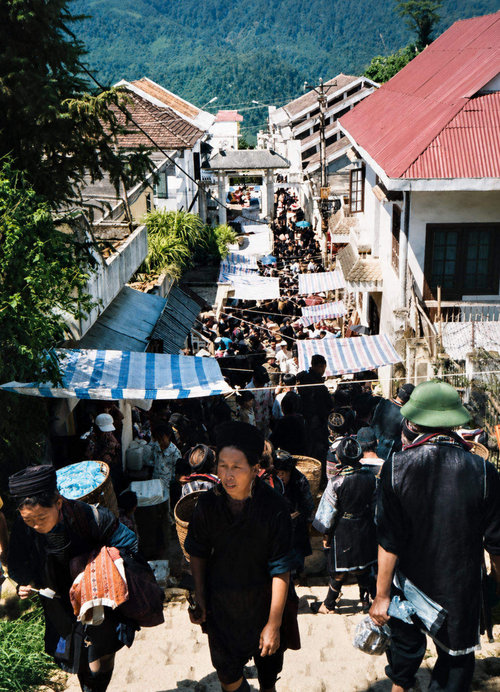 Crowds filling the streets around Sapa Market during the weekly Saturday market in 1998.