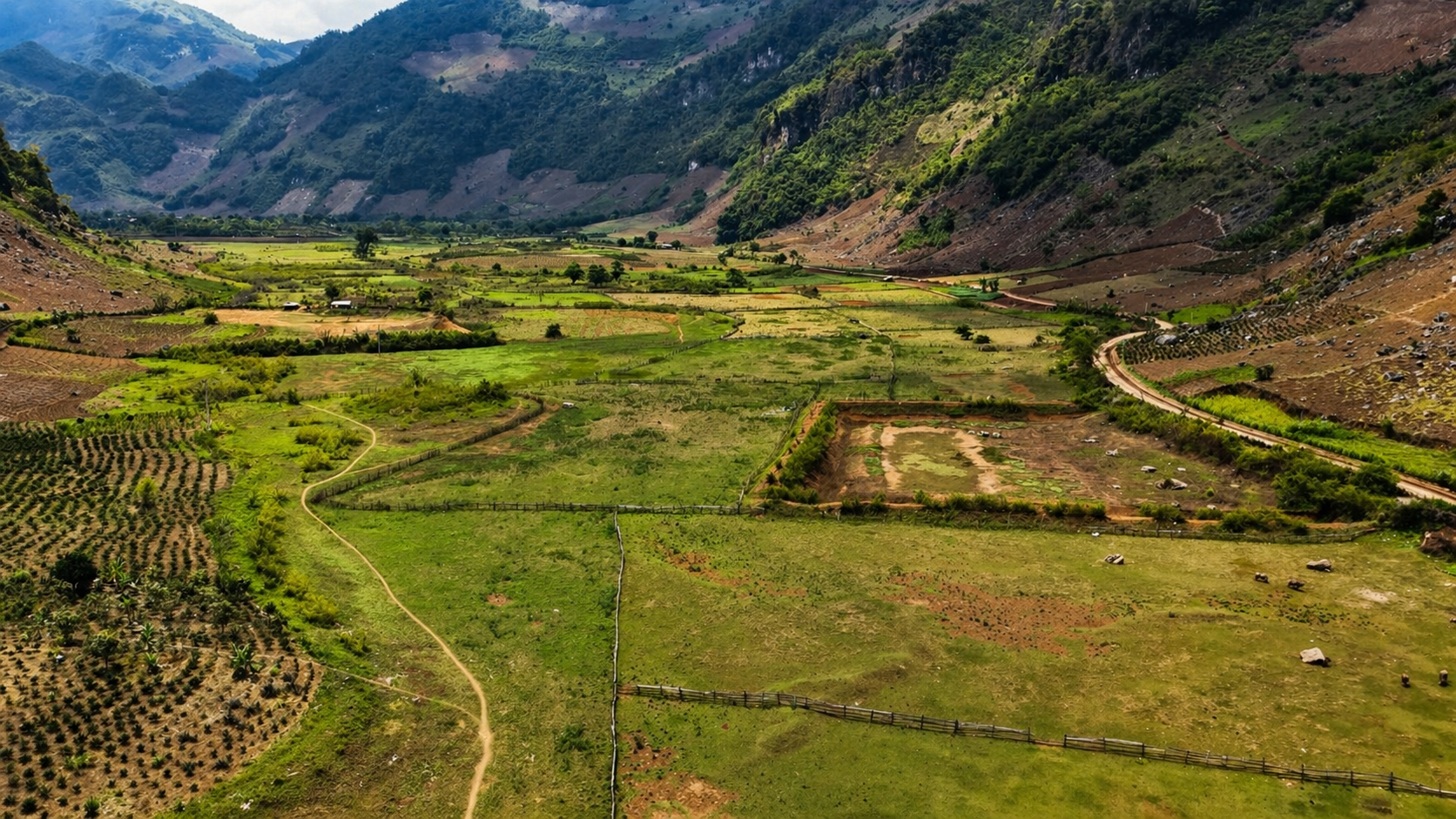 An immersive adventure into the rugged heart of Northern Vietnam, where dramatic mountain passes, remote villages, and winding cliffside roads define the experience. From thrilling rides along steep valleys to peaceful moments overlooking vast landsc