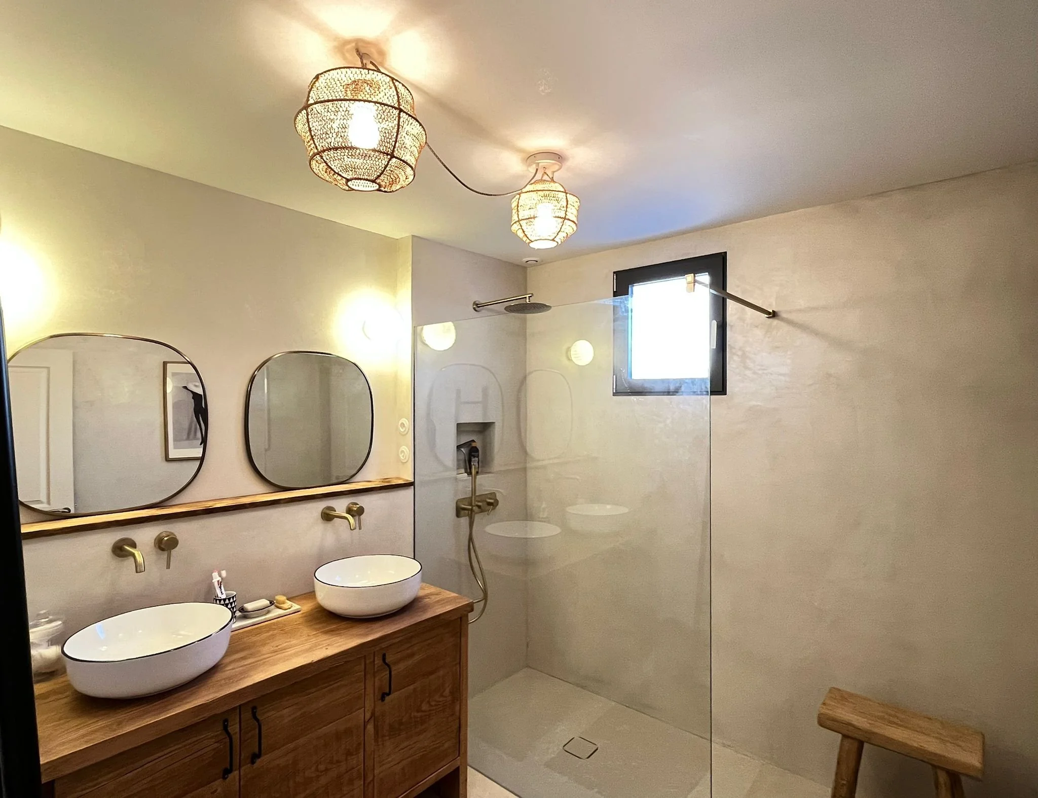 Service de rénovation complète de salle de bain à Marseille par Phocea Services 7j/7