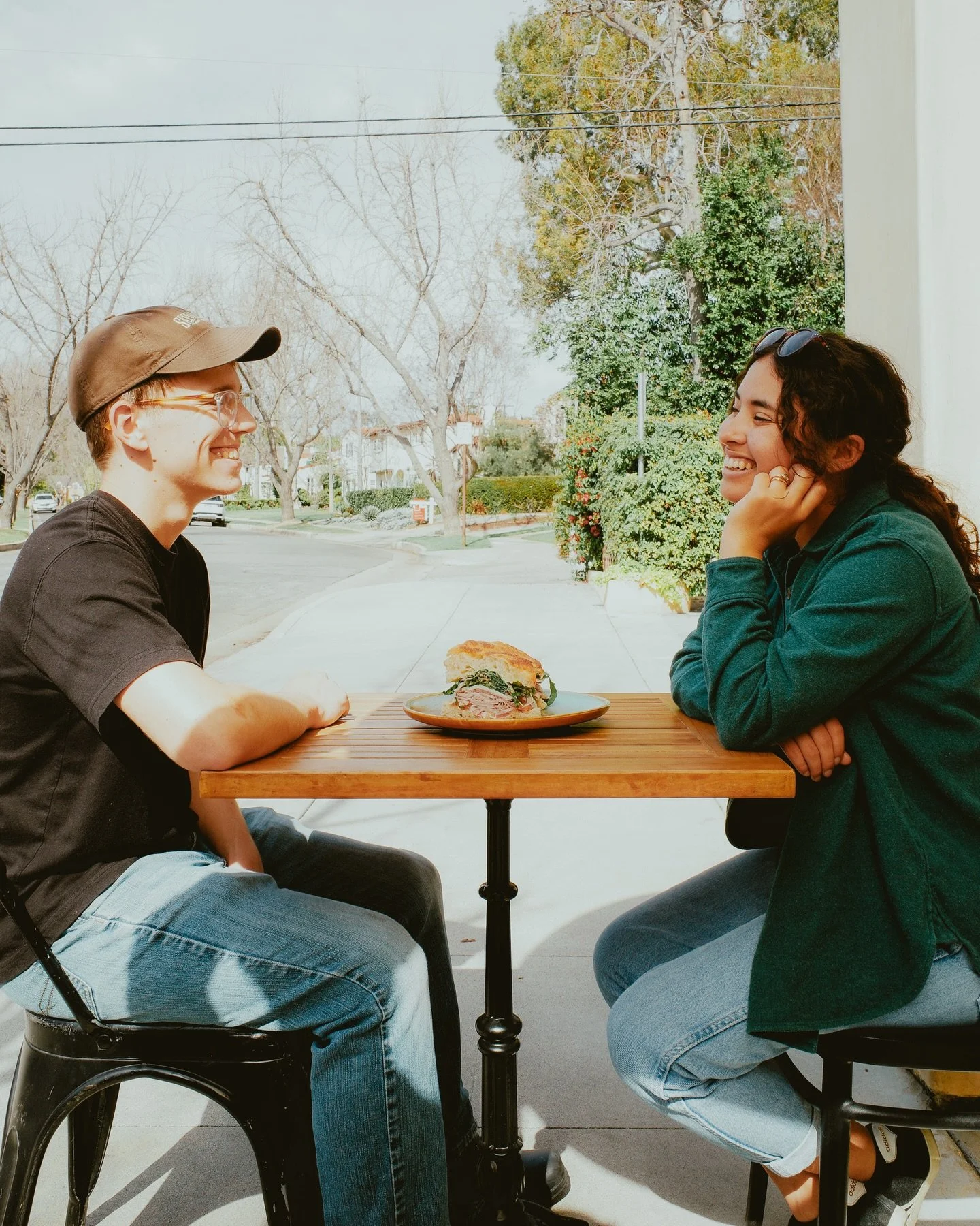 Mozzafiato 💗
Creamy fresh mozzarella, bright flavors, and that chef&rsquo;s kiss balance that makes you stop mid-bite. Simple, bold, unforgettable