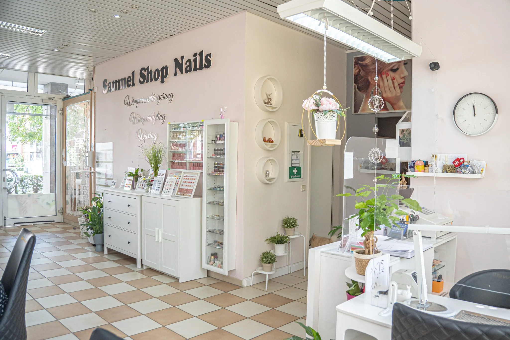 Samuel Nail Shop_S1-68.jpg