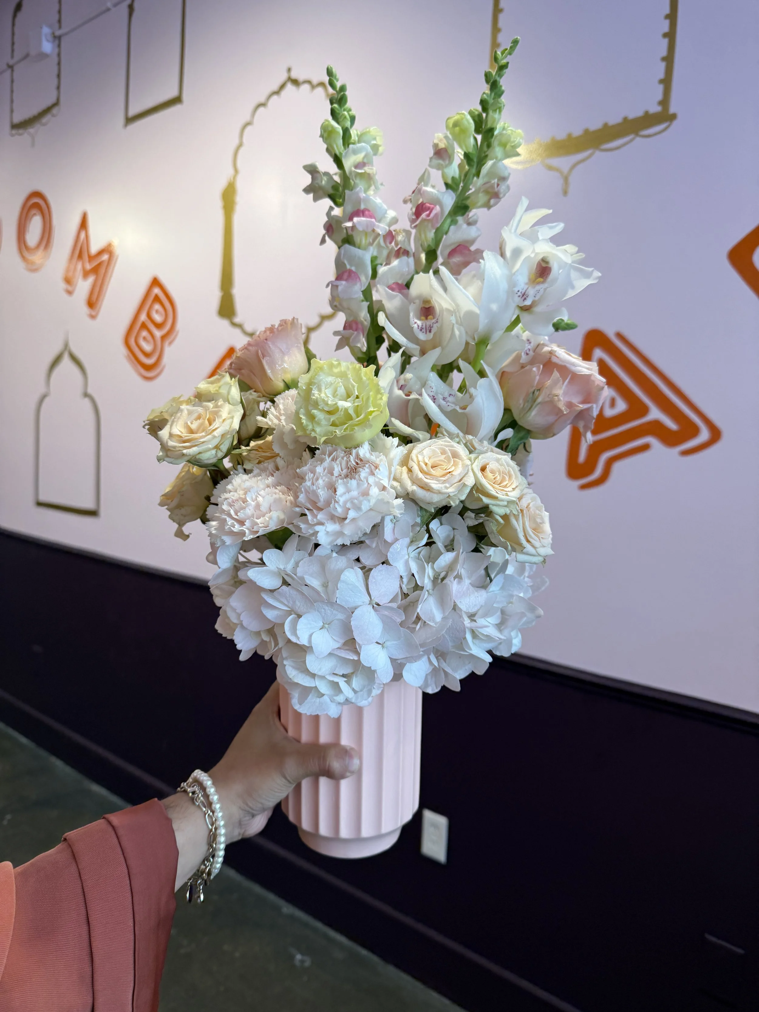 Bloom Bazaar's Garden Style Arrangement