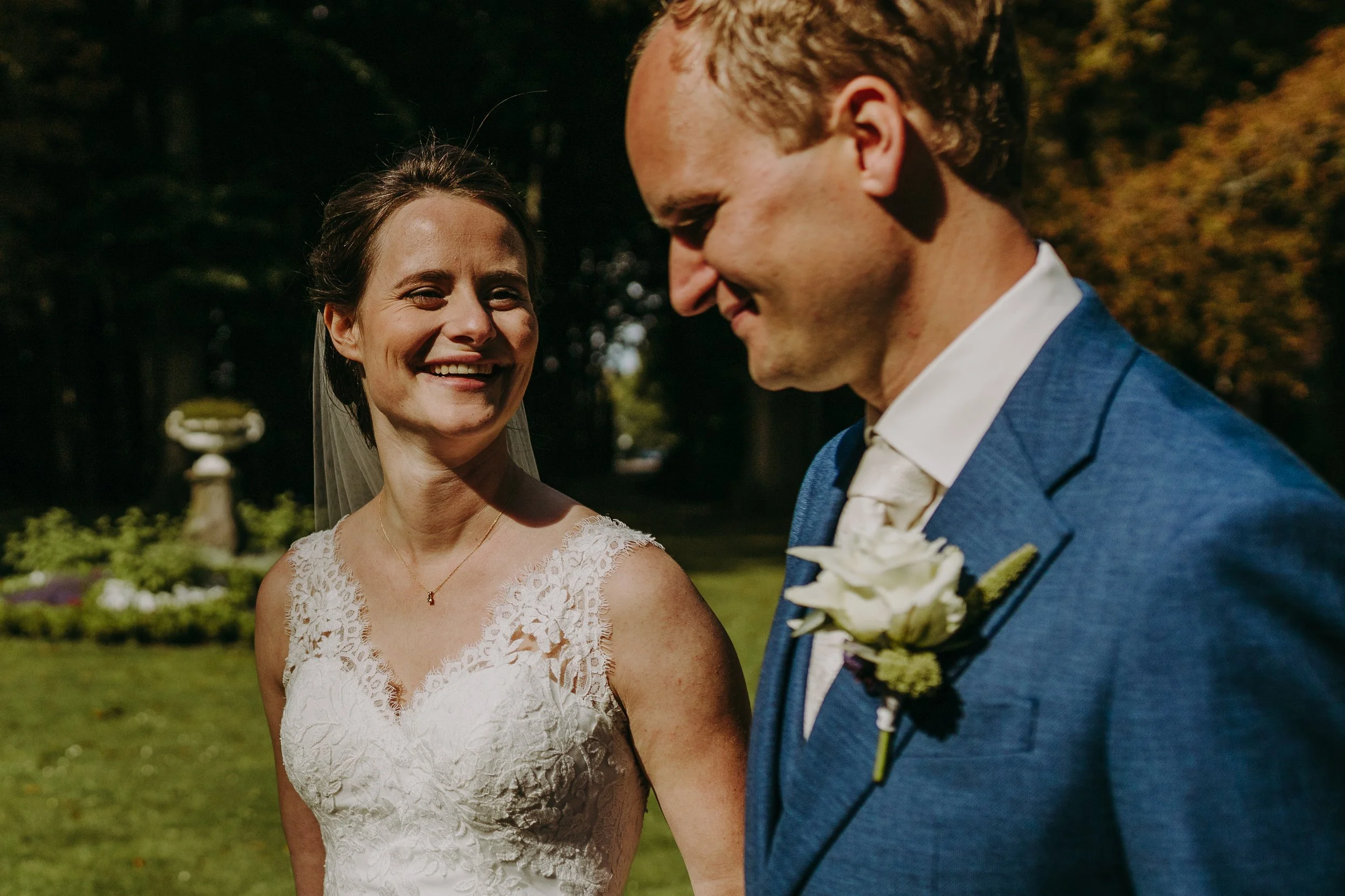 Fotografie bruidspaar warm buiten