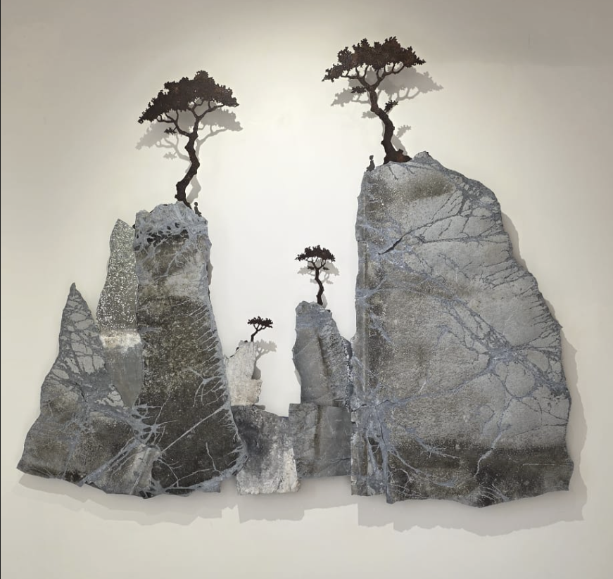 « La réponse »   Sculpture murale n° 38 - 130 x 103 x 4cm   acier et zinc