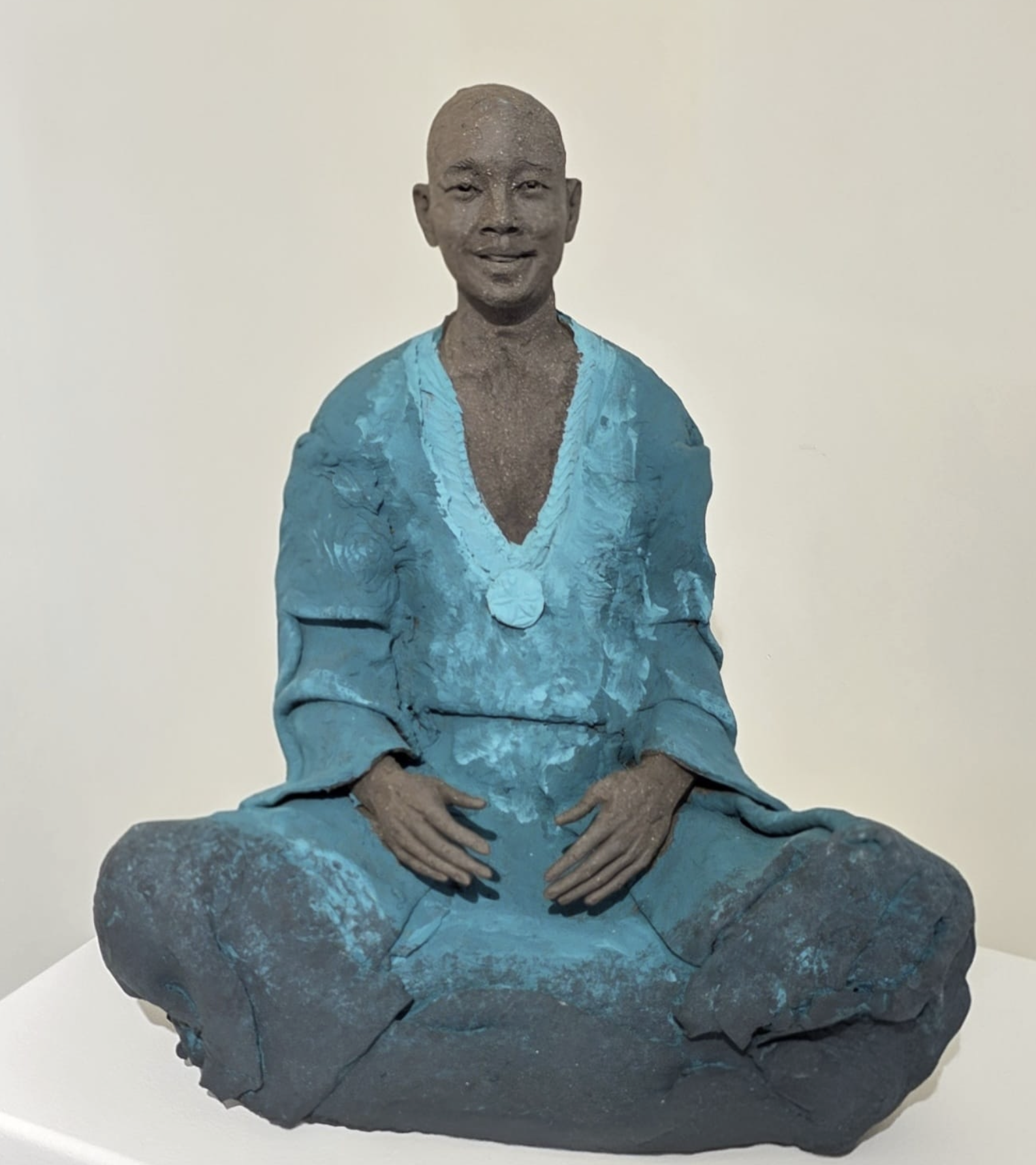 « Kuta »

Céramique – 30 X 27 X 19 cm
Terre noire  engobe