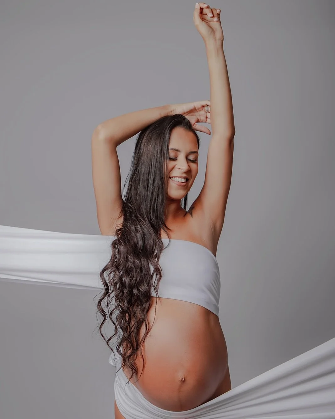 This maternity session was full of magic &mdash; so many different photos, each one telling a part of her story. But this first photo we created? It became a favorite, not just for her, but for so many others who ask about it to this day. Special mom