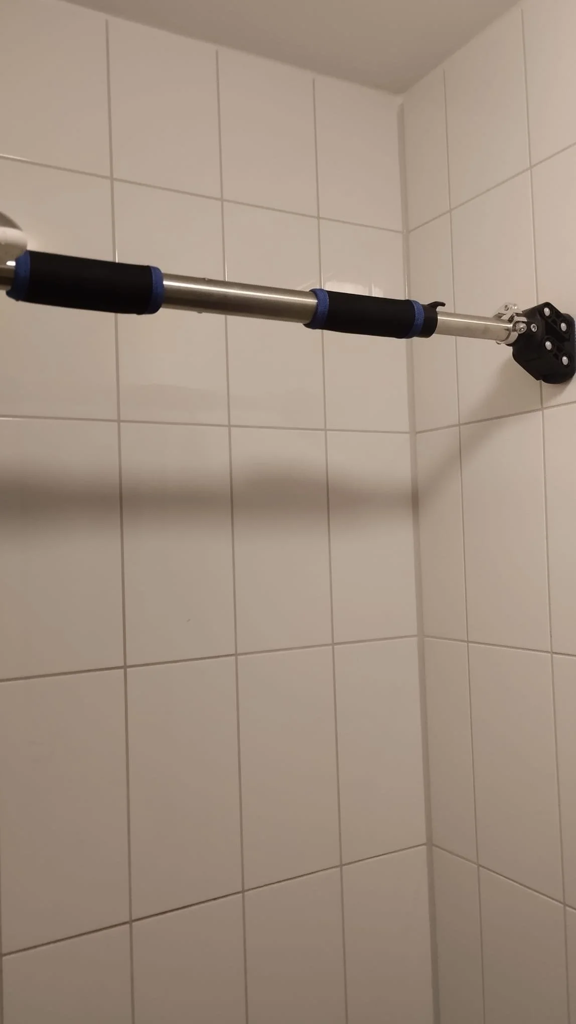 Beginner’s Guide to Using a Pull-Up Bar at Home