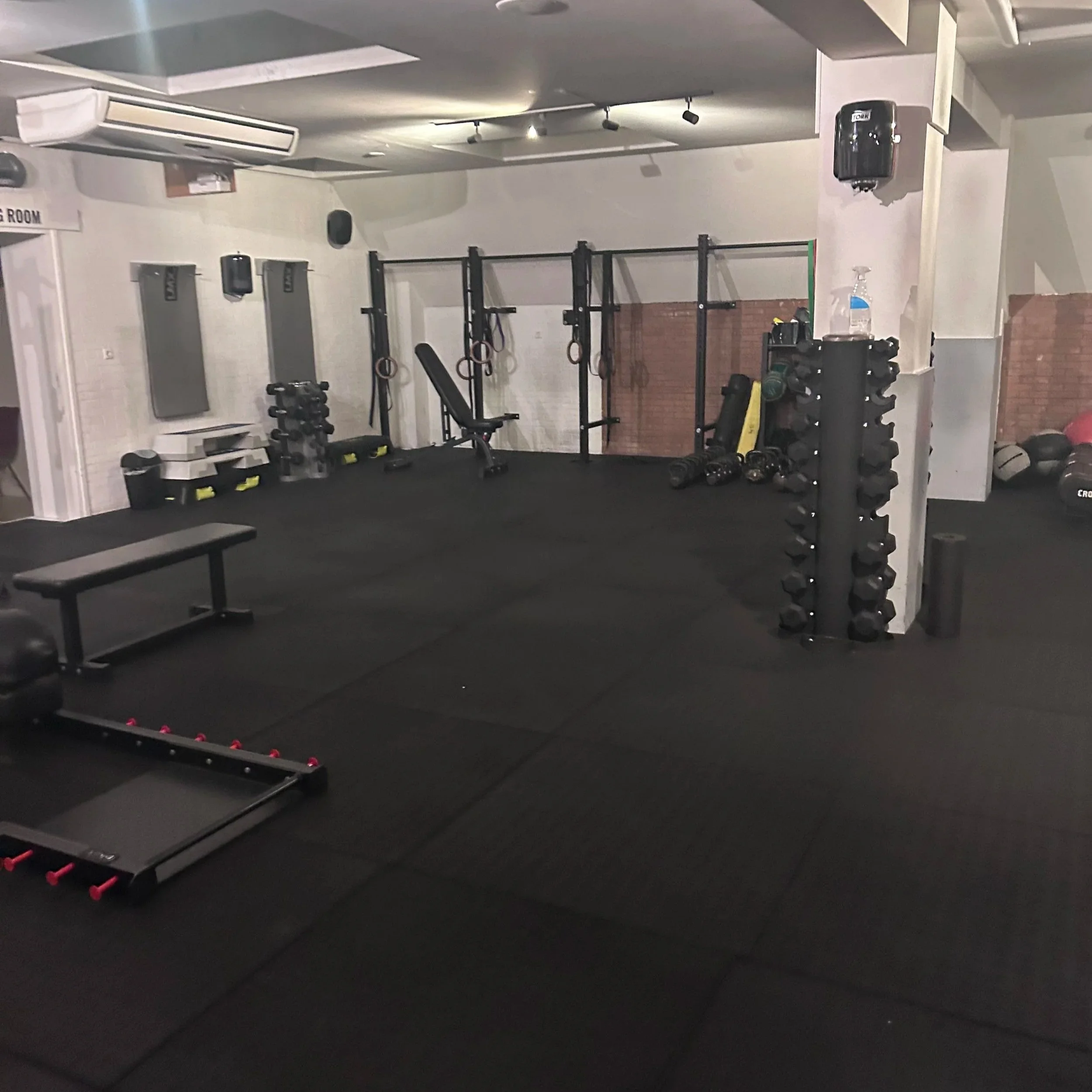 a private gym to do personal training, located in amsterdam west