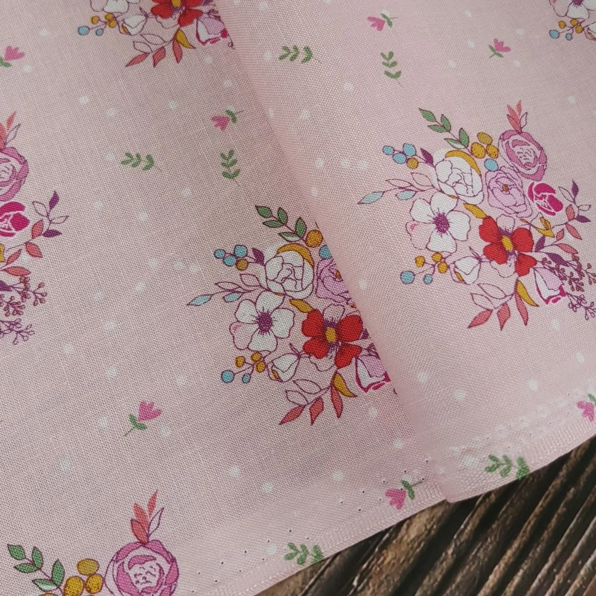 Riley Blake Flower Bouquets on Light Pink – Quilting Cotton, Fat Quarters