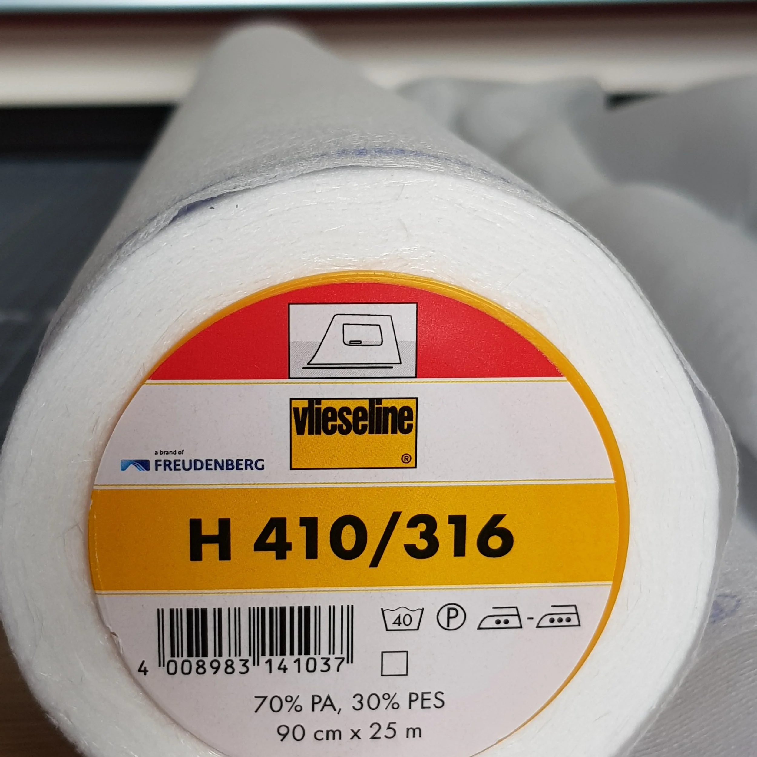 Vlieseline H410 Lightweight Fusible Interfacing for Fine Garment Fabrics