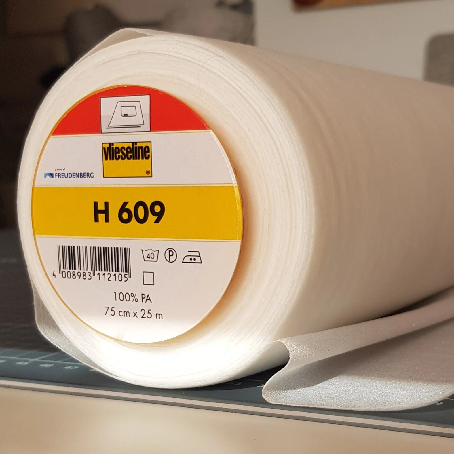 Vlieseline H609 Lightweight Iron-On Stretch Interfacing for Dressmaking. Equivalent of Pellon EK130 (Easy-Knit)