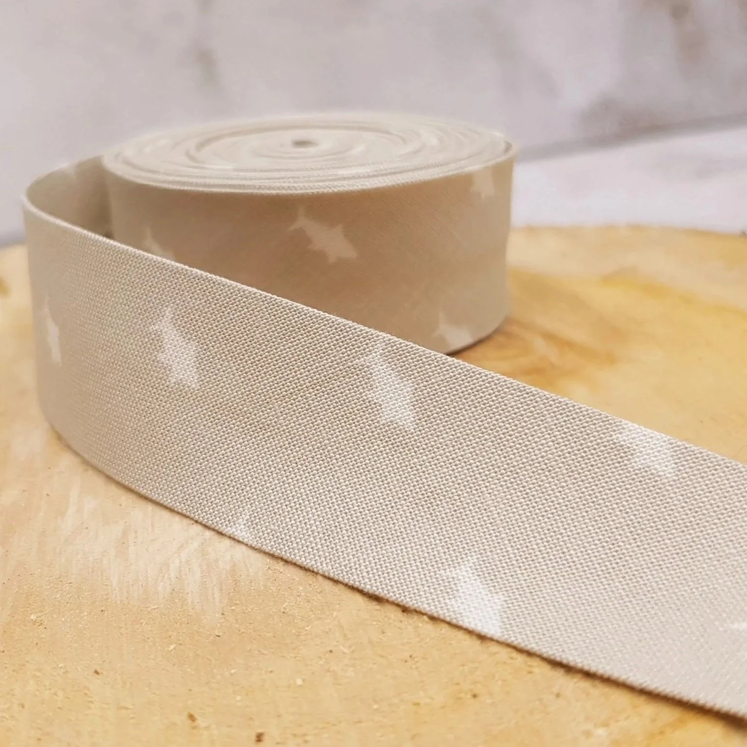 Beige Brown Children’s Shark Print Cotton Bias Binding Tape – 25mm, Riley Blake