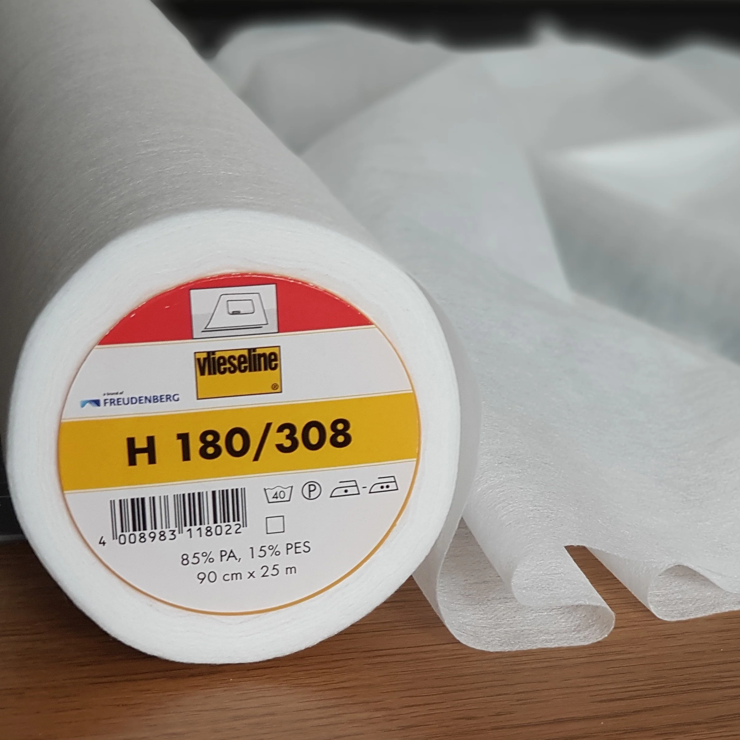 Vlieseline H180 Lightweight Iron-On Interfacing for Delicate Dressmaking Fabrics, White or Black