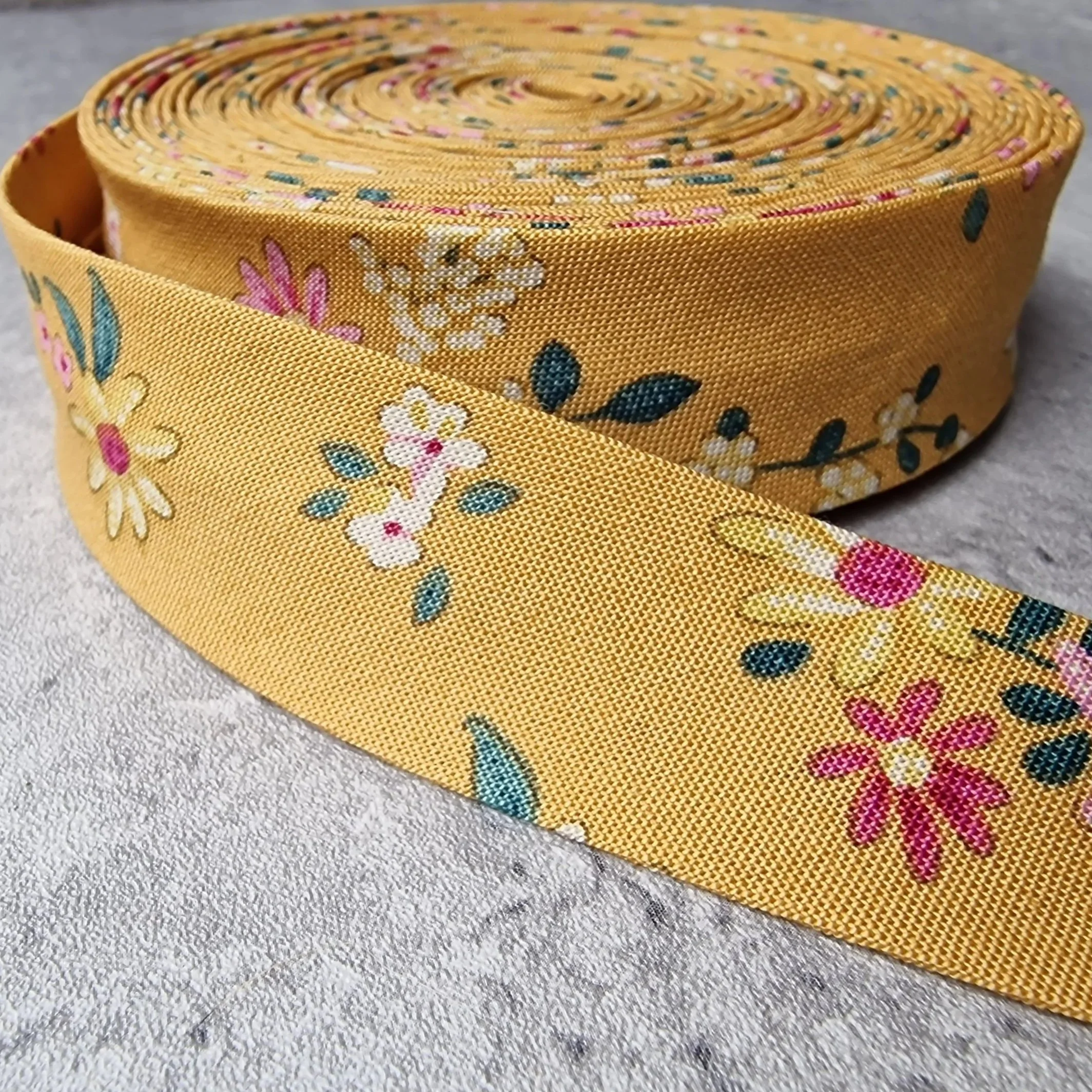 Tilda Chic Escape Mustard Yellow Cotton Bias Binding Tape with Floral Pattern, 25mm