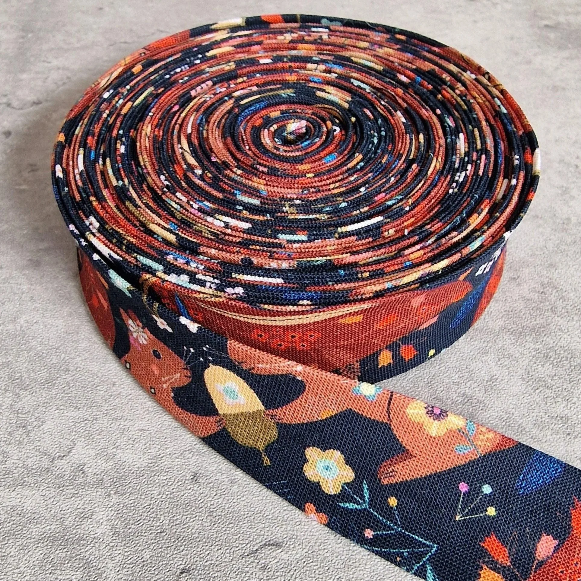 Dashwood Studio Animal Magic – Black Navy Brown Bias Tape, 25mm