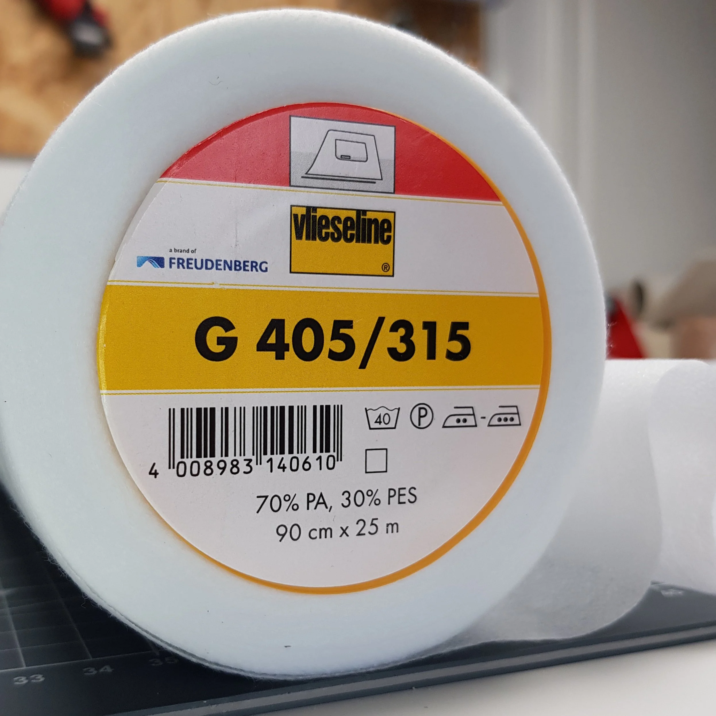 Vlieseline G405 Soft Woven Fusible Interfacing for Dressmaking