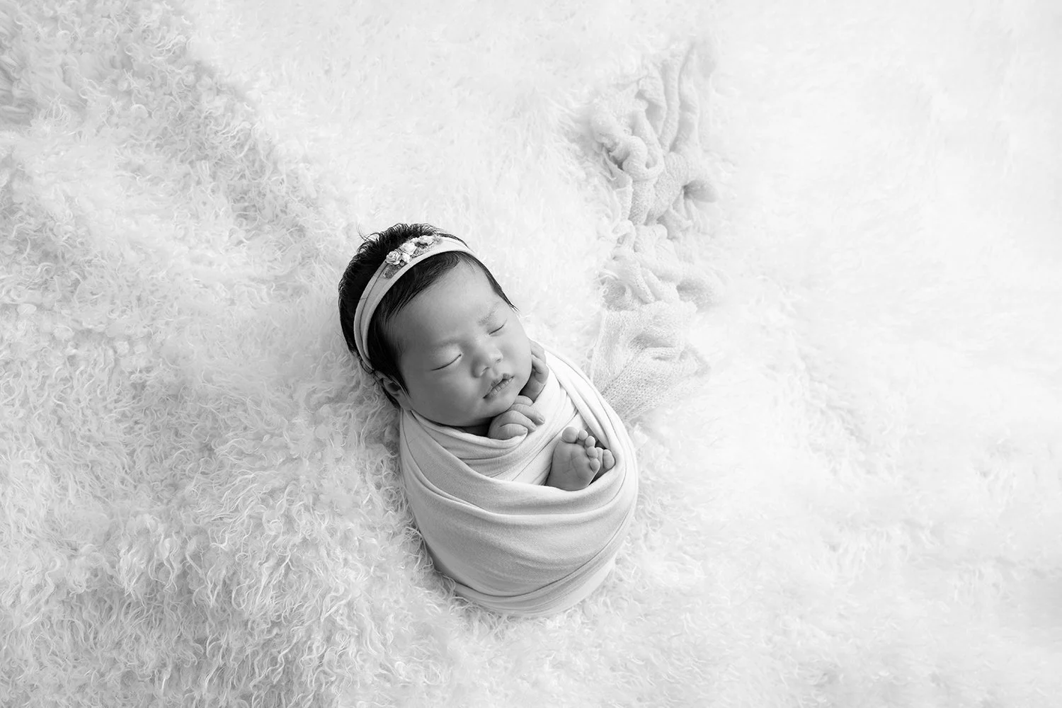 newborn_b&w_4_elbphotography.jpg