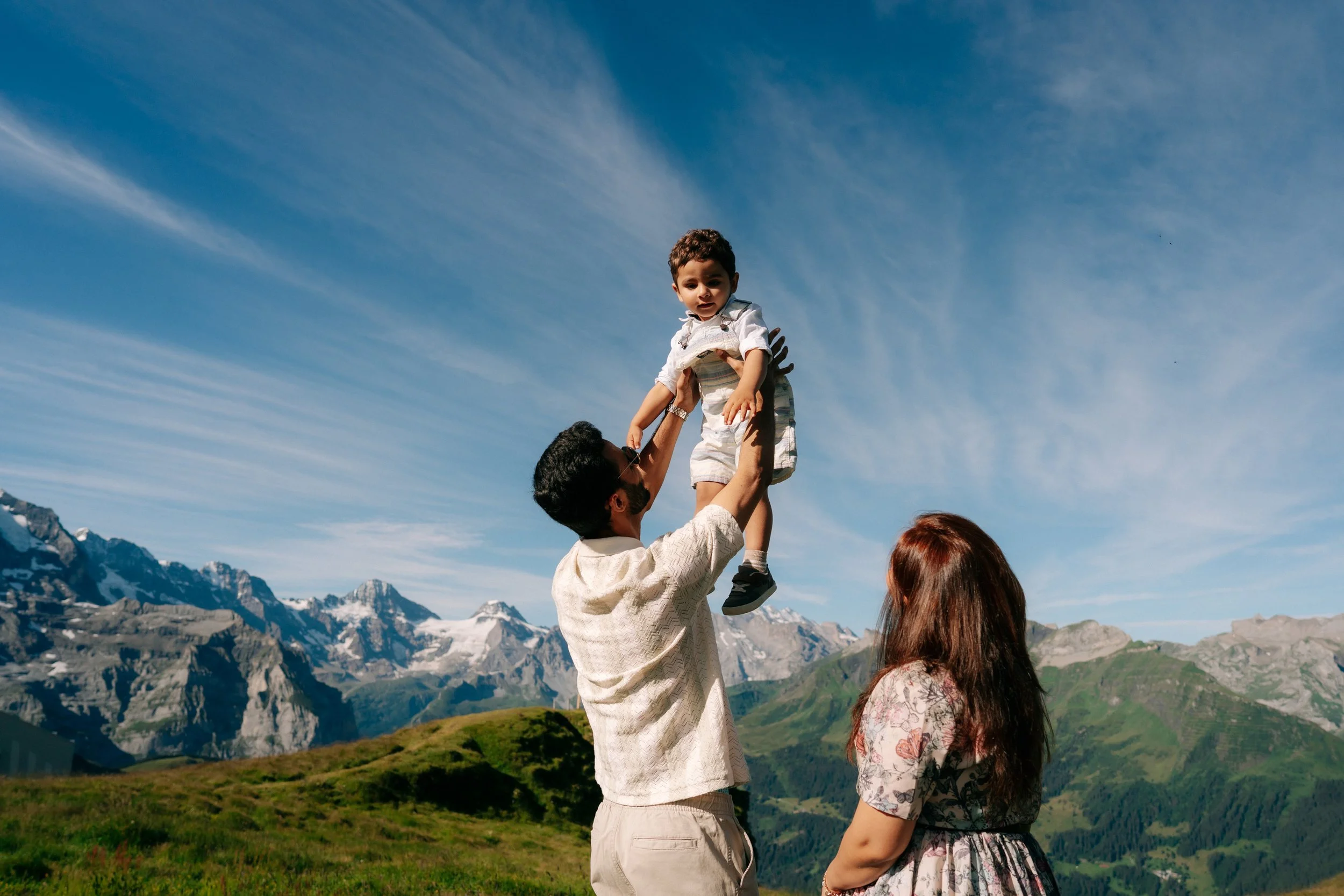 swiss-alps-family-session-outdoor-12.jpg