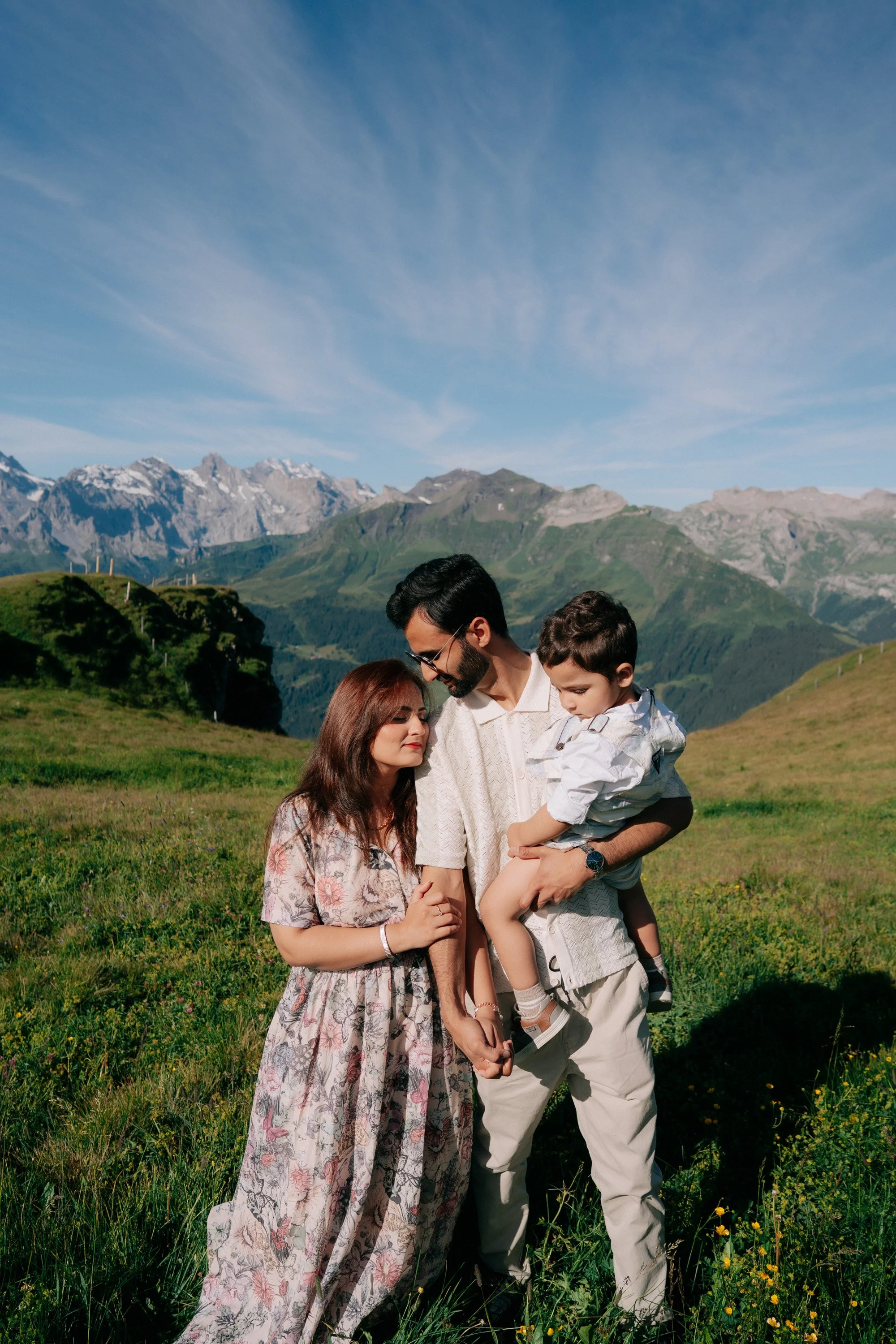 lauterbrunnen-family-photoshoot-switzerland-11.jpg