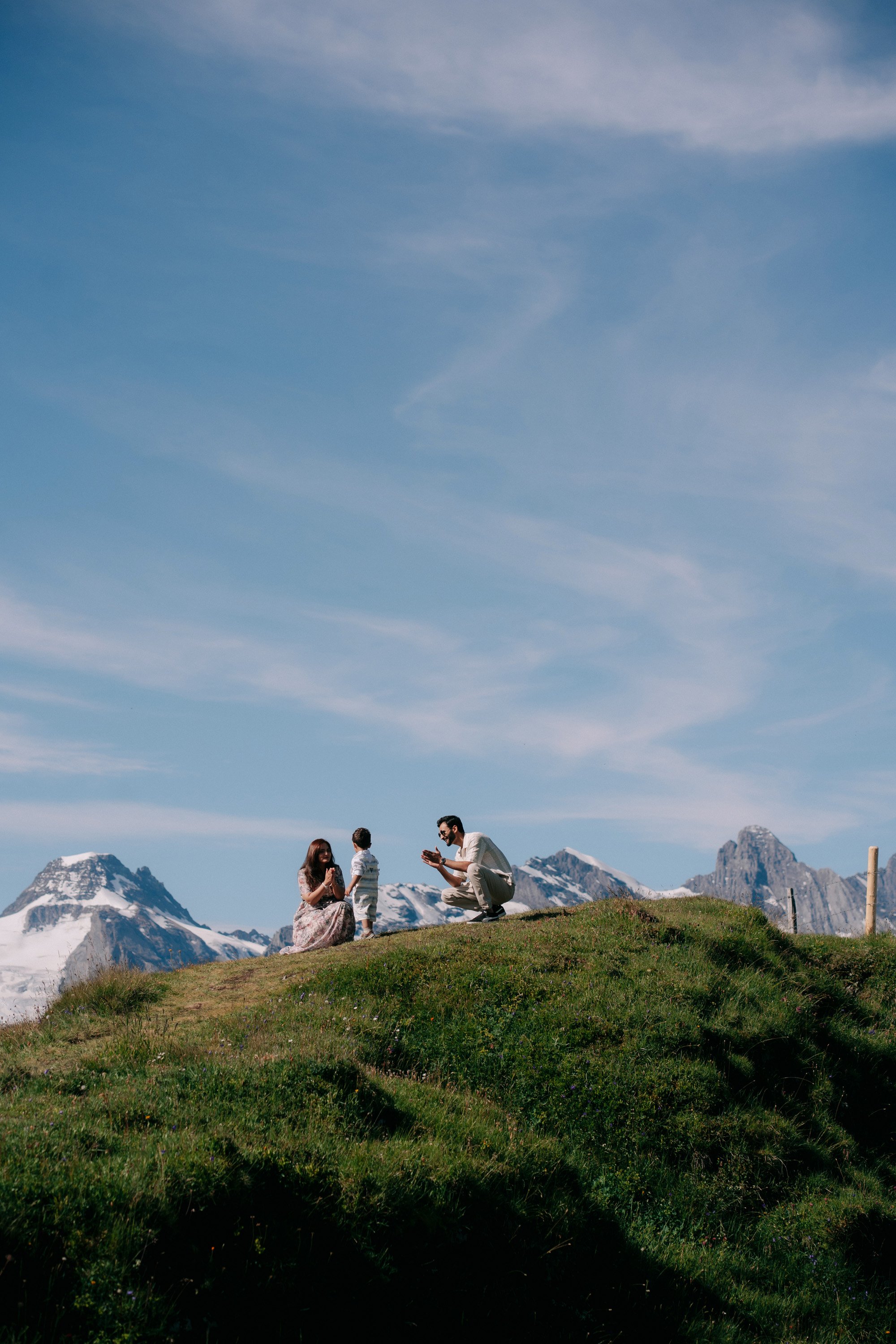 Family Photoshoot in the Swiss Alps: Perfect Sunny Day Experience with Kids in Switzerland