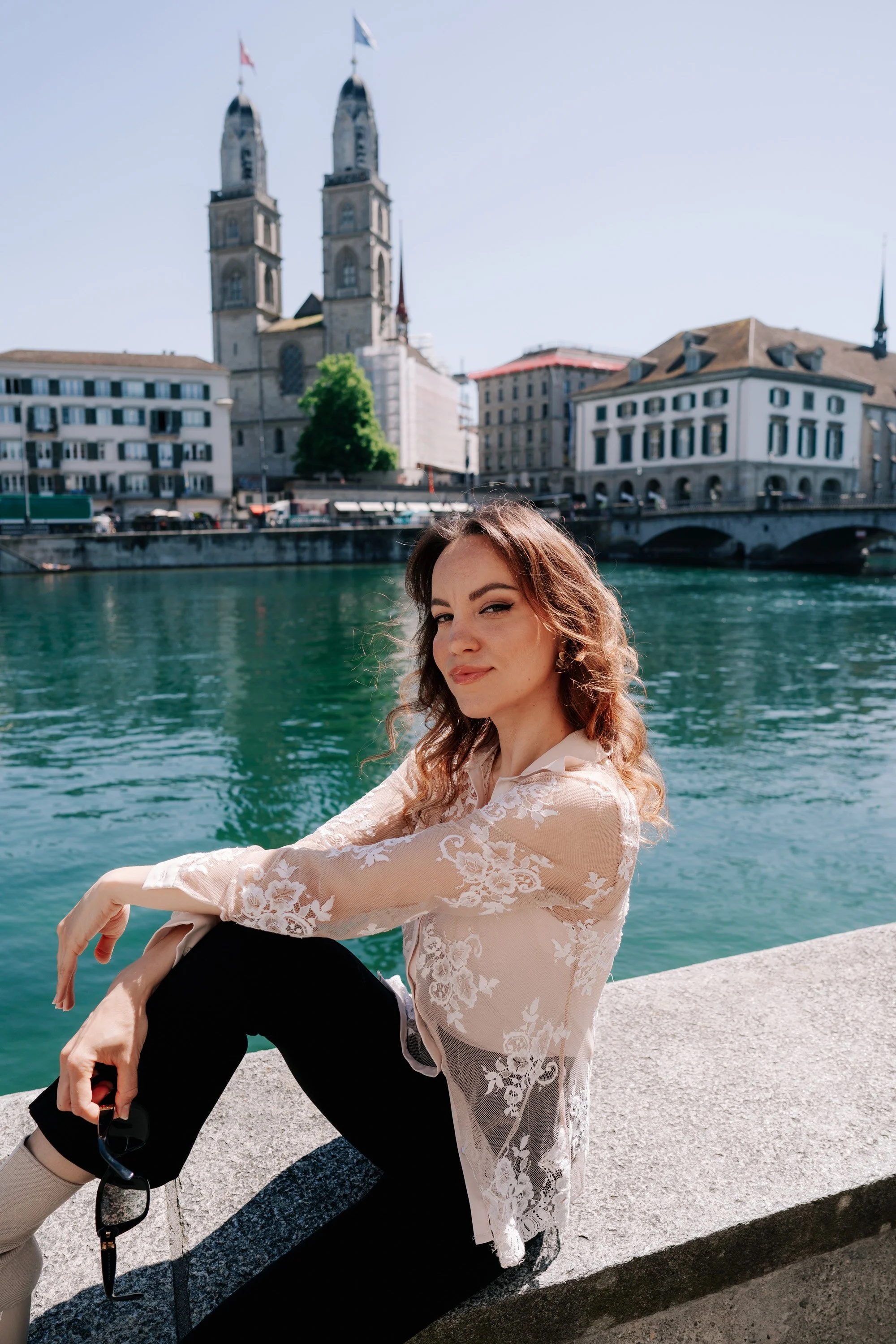 editorial-river-photoshoot-zurich-limmat-38.jpg