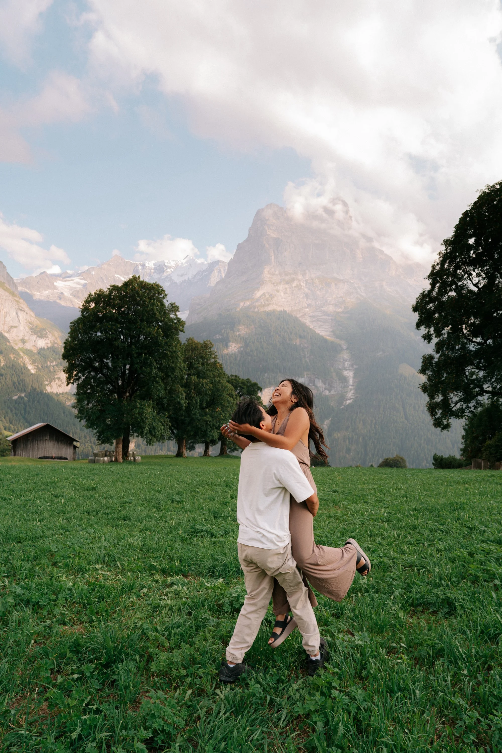 destination-couple-photos-grindelwald-alps-50.jpg