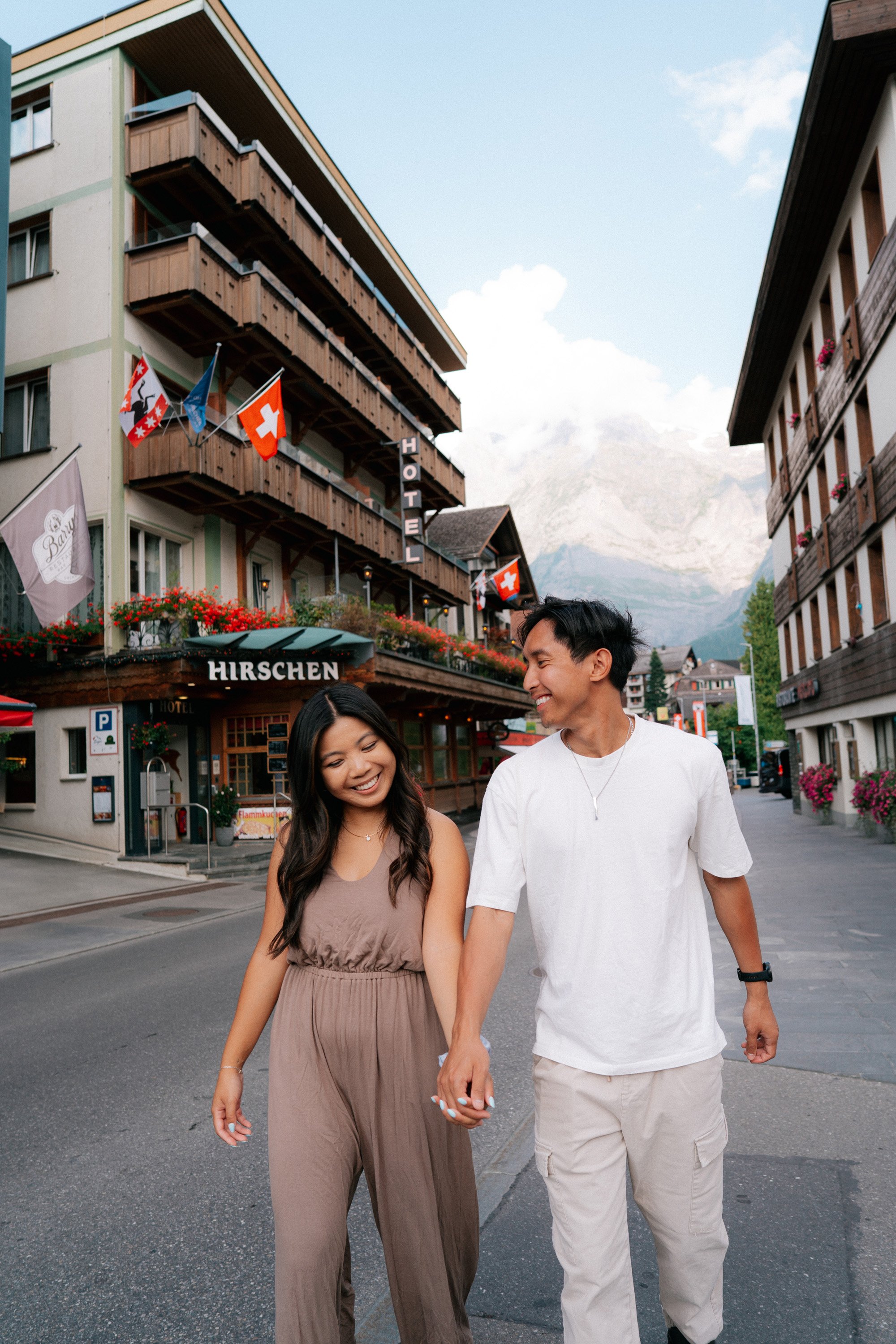 grindelwald-summer-photoshoot-romantic-couple-08.jpg