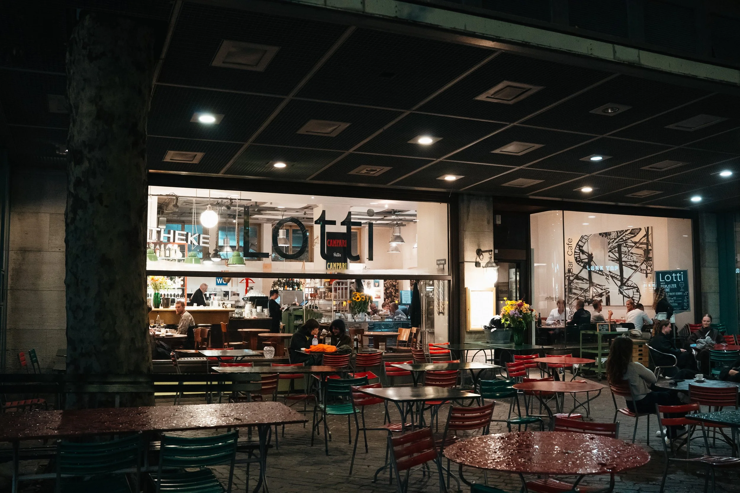 Dining at Lotti in Zรผrich: Perfect restaurant near Bahnhofstrasse