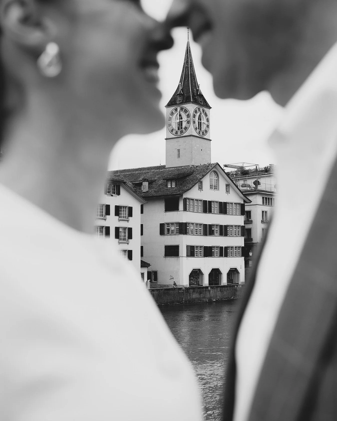 Your civil wedding memories in Z&uuml;rich 💍 As a wedding photographer, I love these details on photos 🩵 
.
.
.
Your story in timeless photographs that reflect your journey. Book your elopement or wedding photoshoot in Zurich or anywhere in Switzer