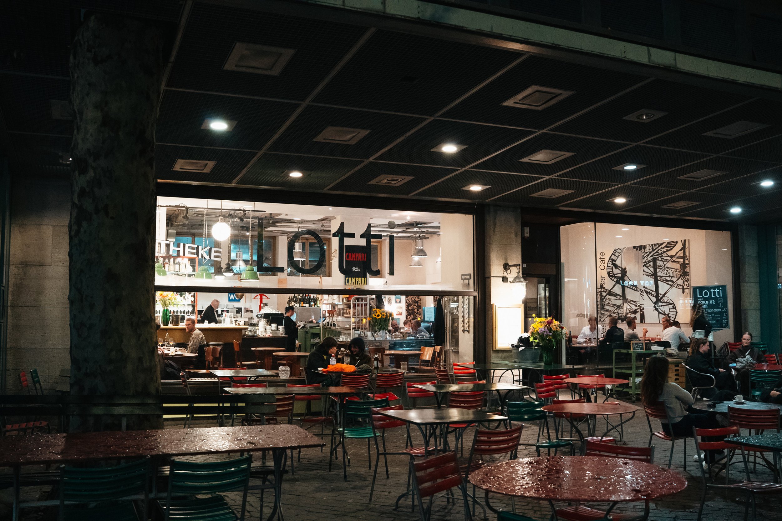 Restaurant Lotti in Zurich exterior in the evening.