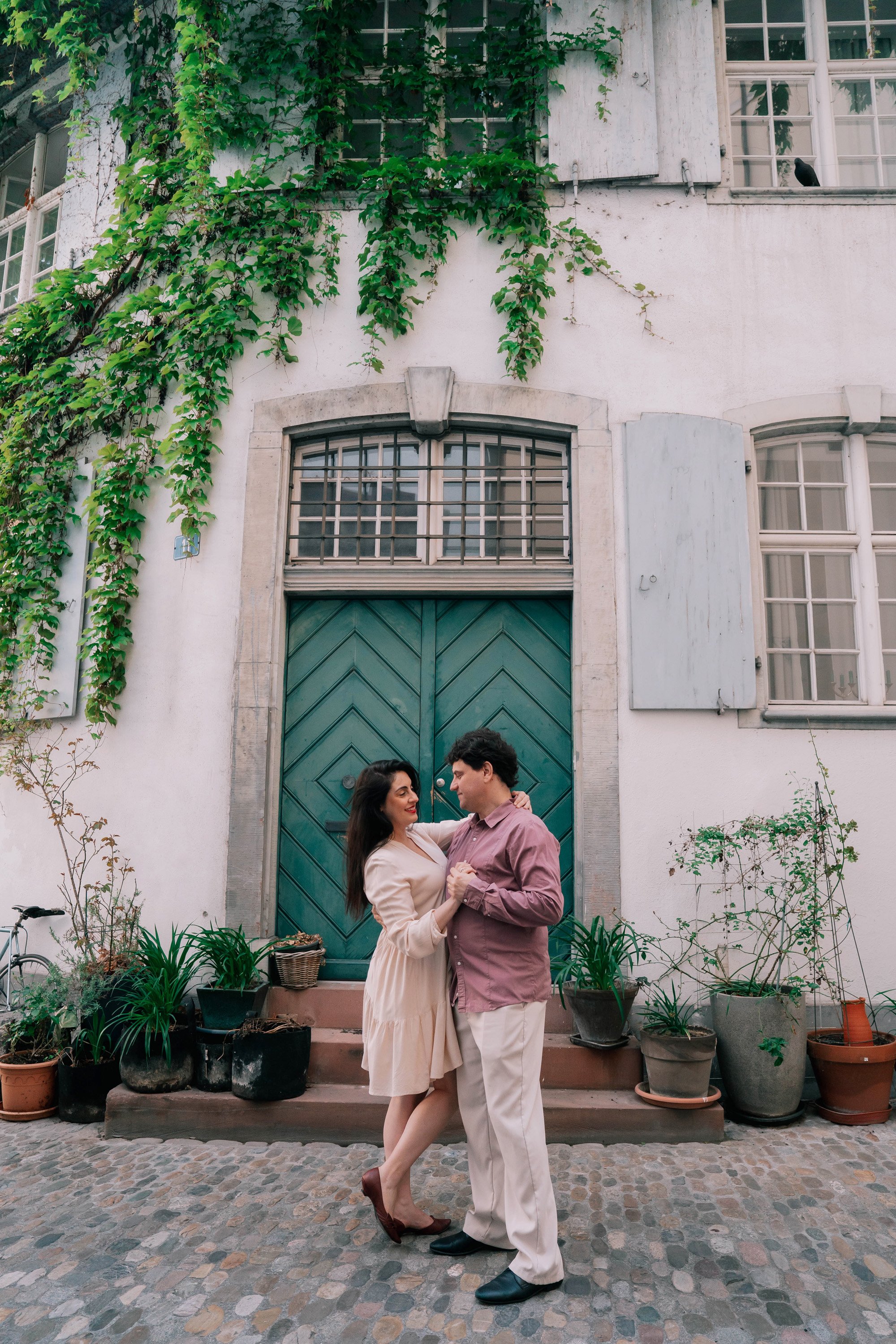 Couple Dancing on Timeless Photoshoot in Basel