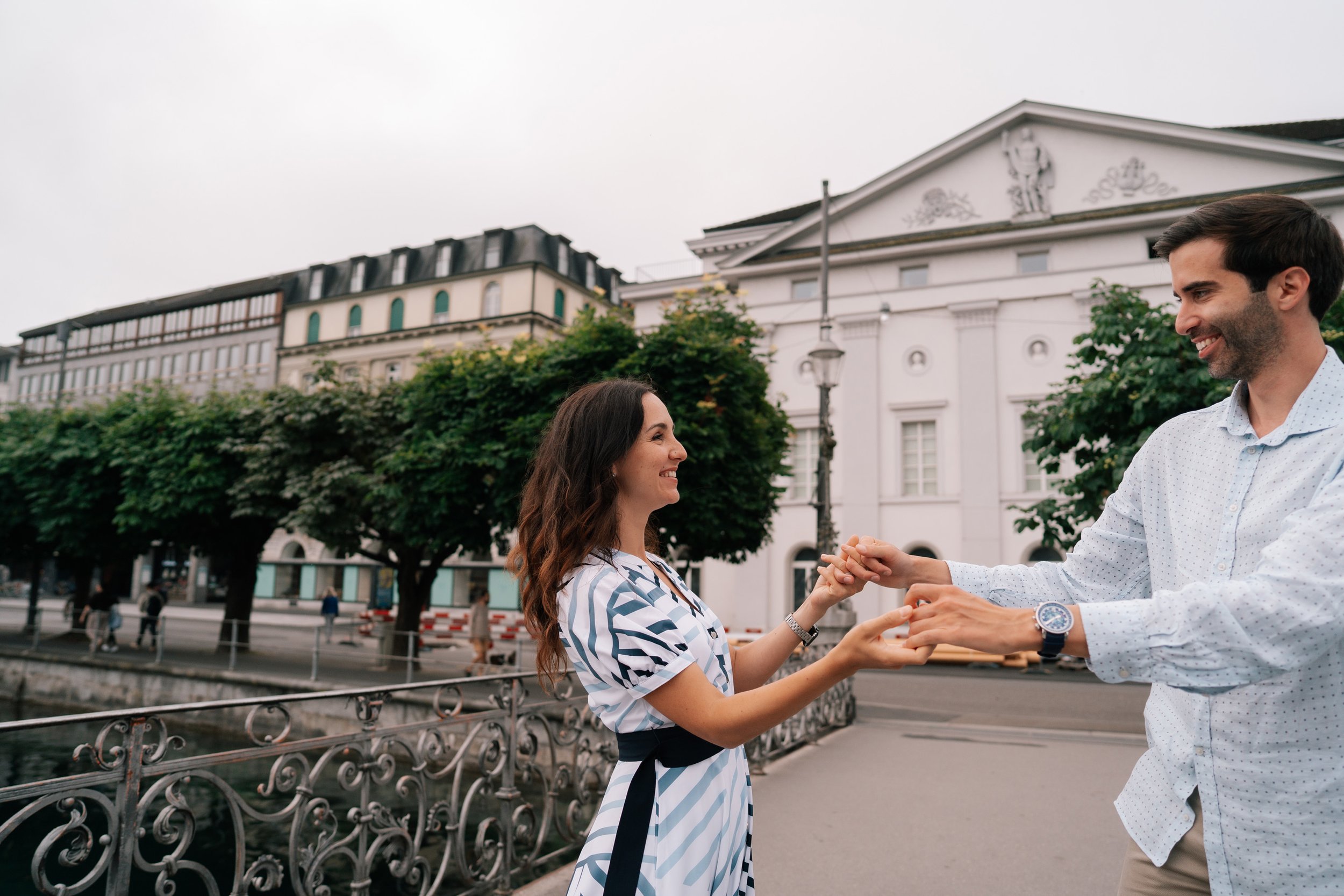 Romantic Couple Dance | Lucerne Love Story Photography