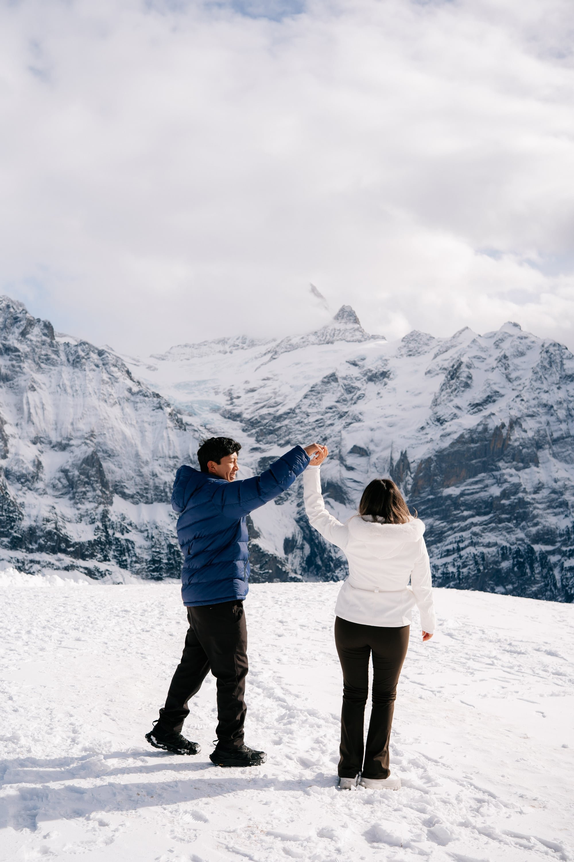 switzerland-winter-surprise-proposal-photographer-015.jpg