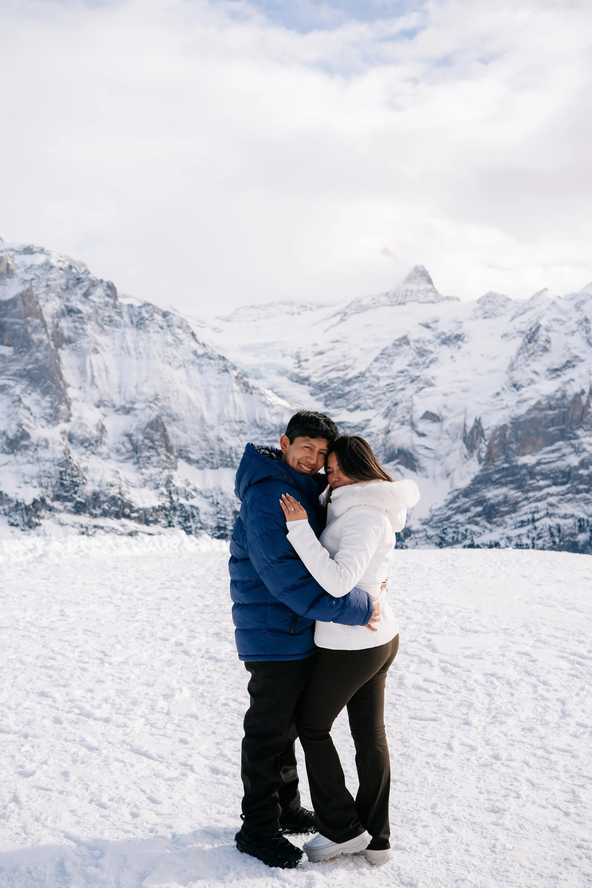 switzerland-winter-alps-surprise-proposal-photographer-078.jpg