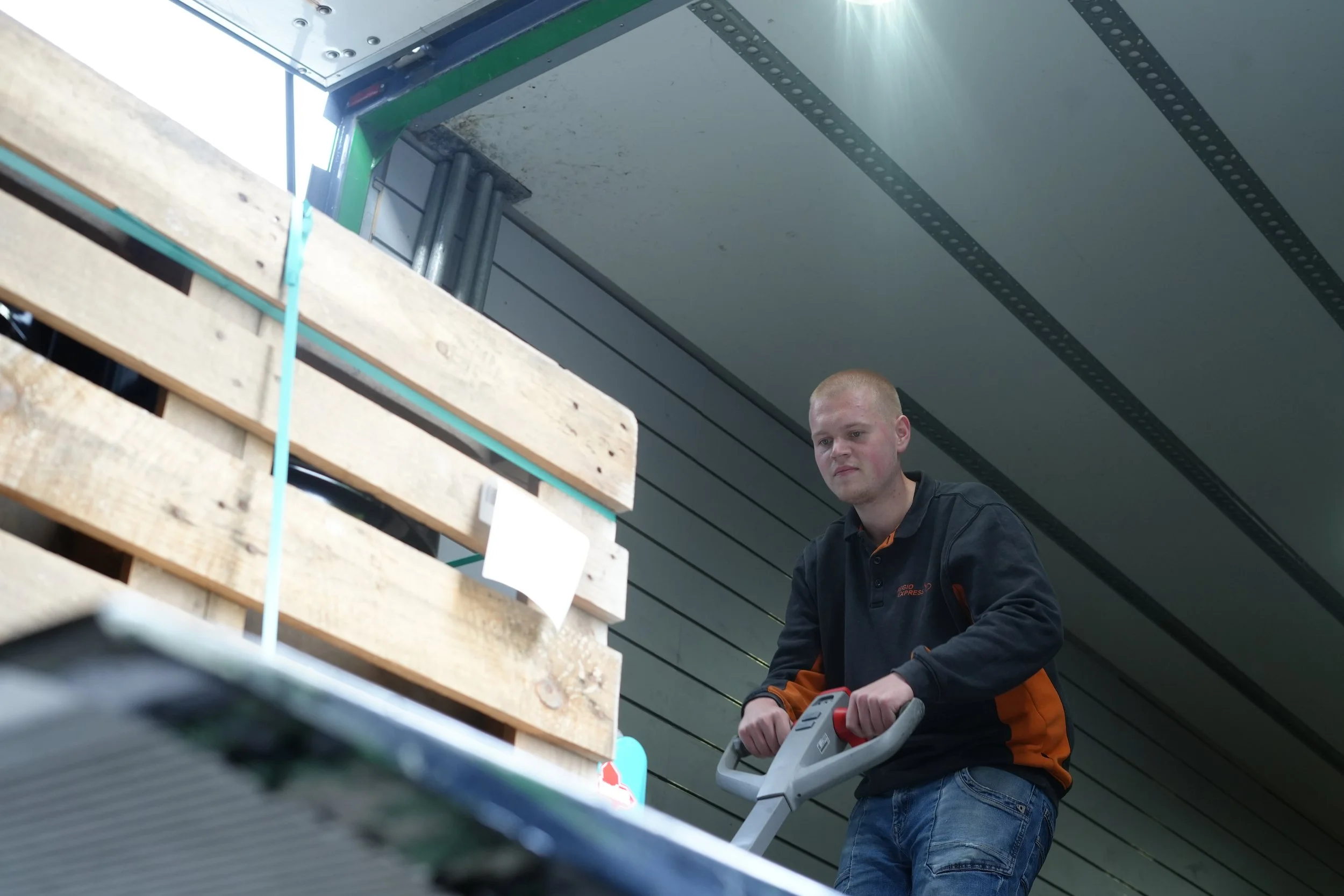 Waarom fulfilment uitbesteden uw webshop tijd én geld bespaart