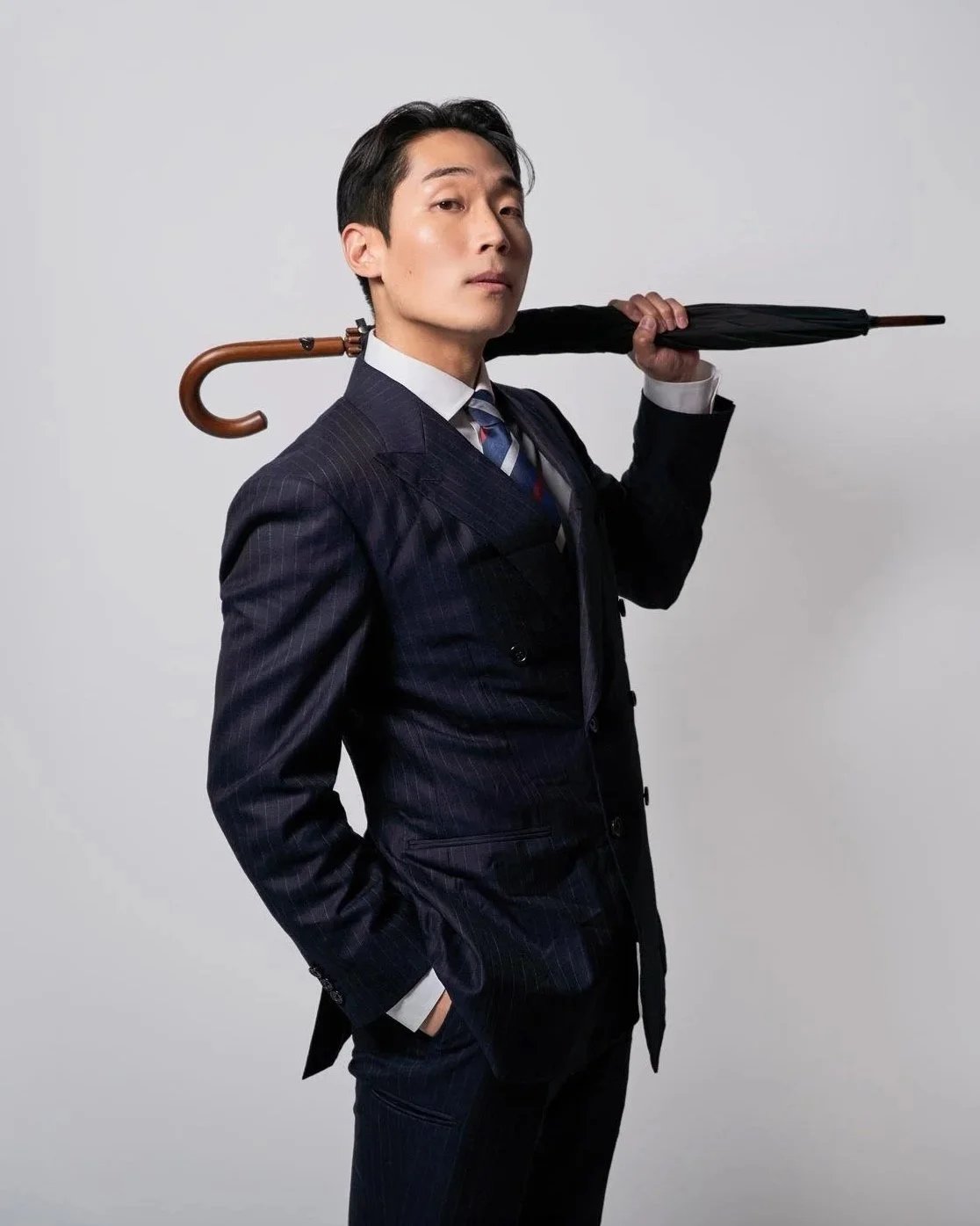Yollin Lee - Magician