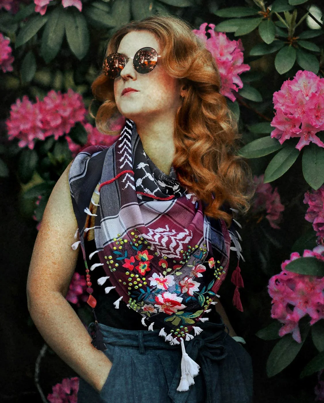 Catch the spirit of the season with this spring lightweight triangle scarf, embroidered flowers straight from the garden is the core of this triangle scarf adorned with strass and tassels