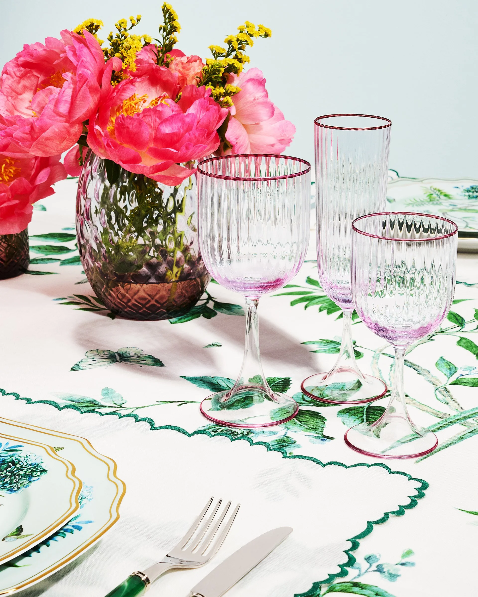 Still life creativo per Aquazzura Home collezione Secret Garden
