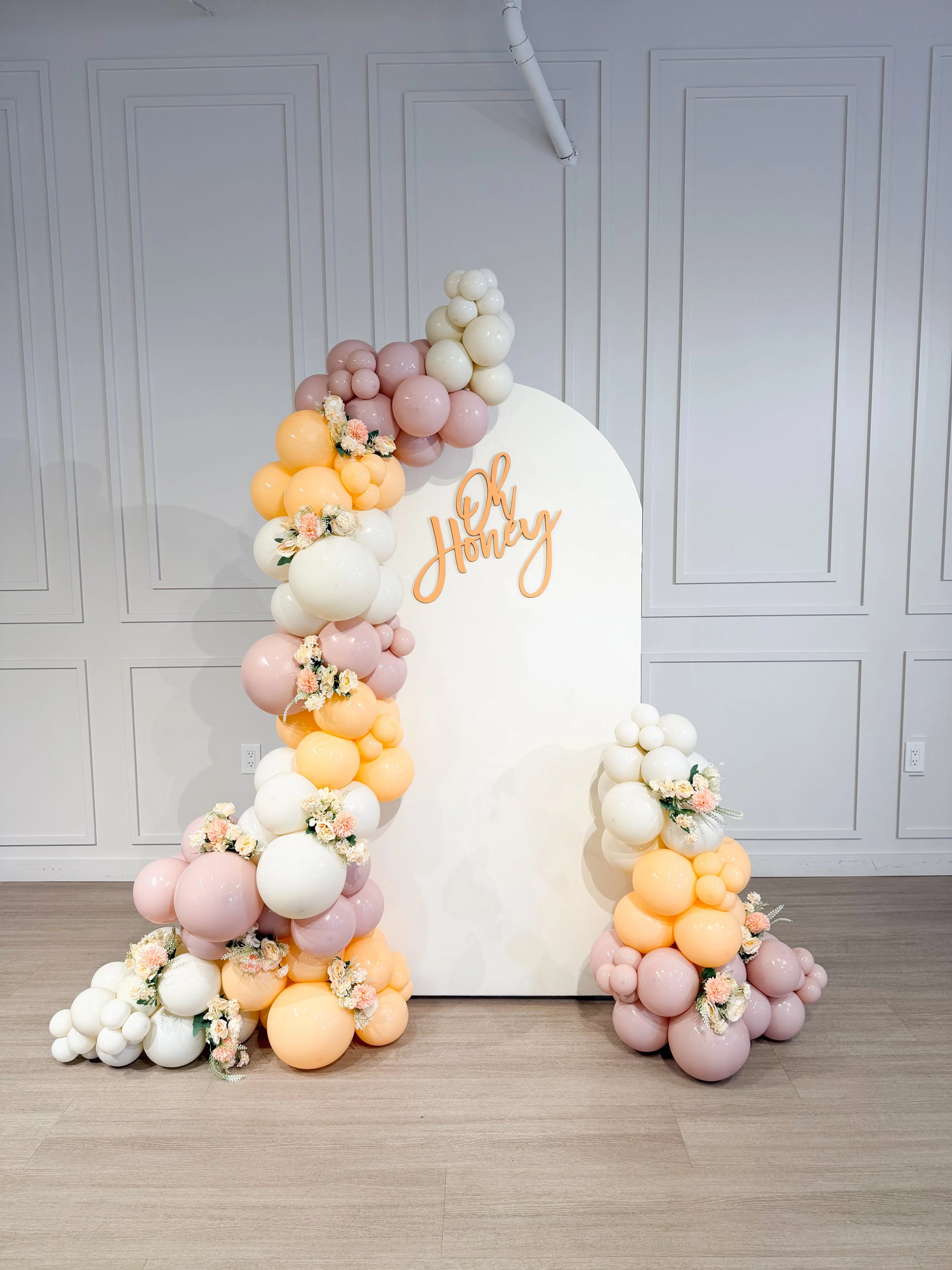 Elegant Baby Shower Balloon Decorations That Look Like a Magazine