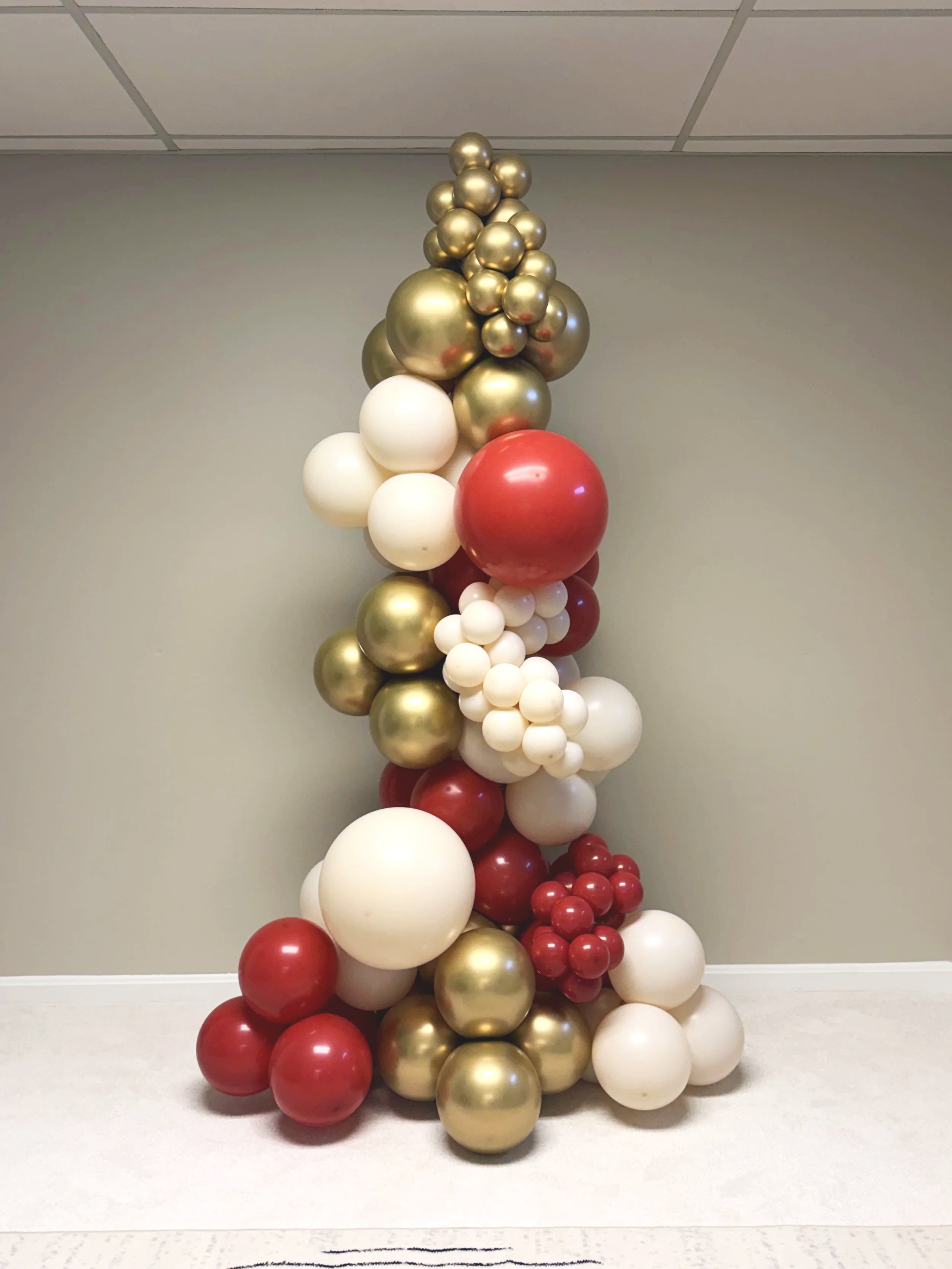 Balloon garland in Cleveland, Akron, Northeast Ohio.