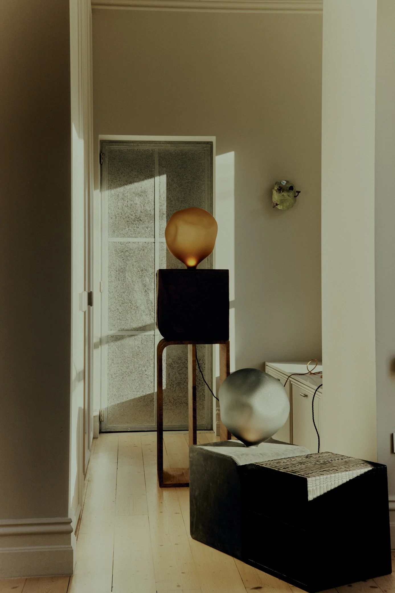 FEMME BRUTALE LIGHT TOTEMS 06.jpg