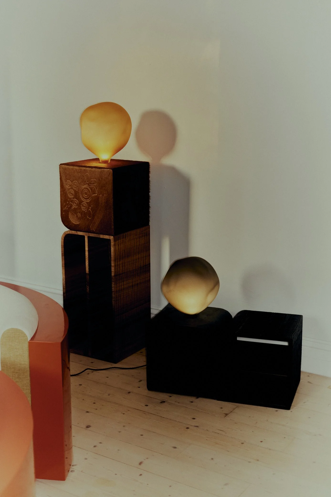 FEMME BRUTALE LIGHT TOTEMS 04.jpg